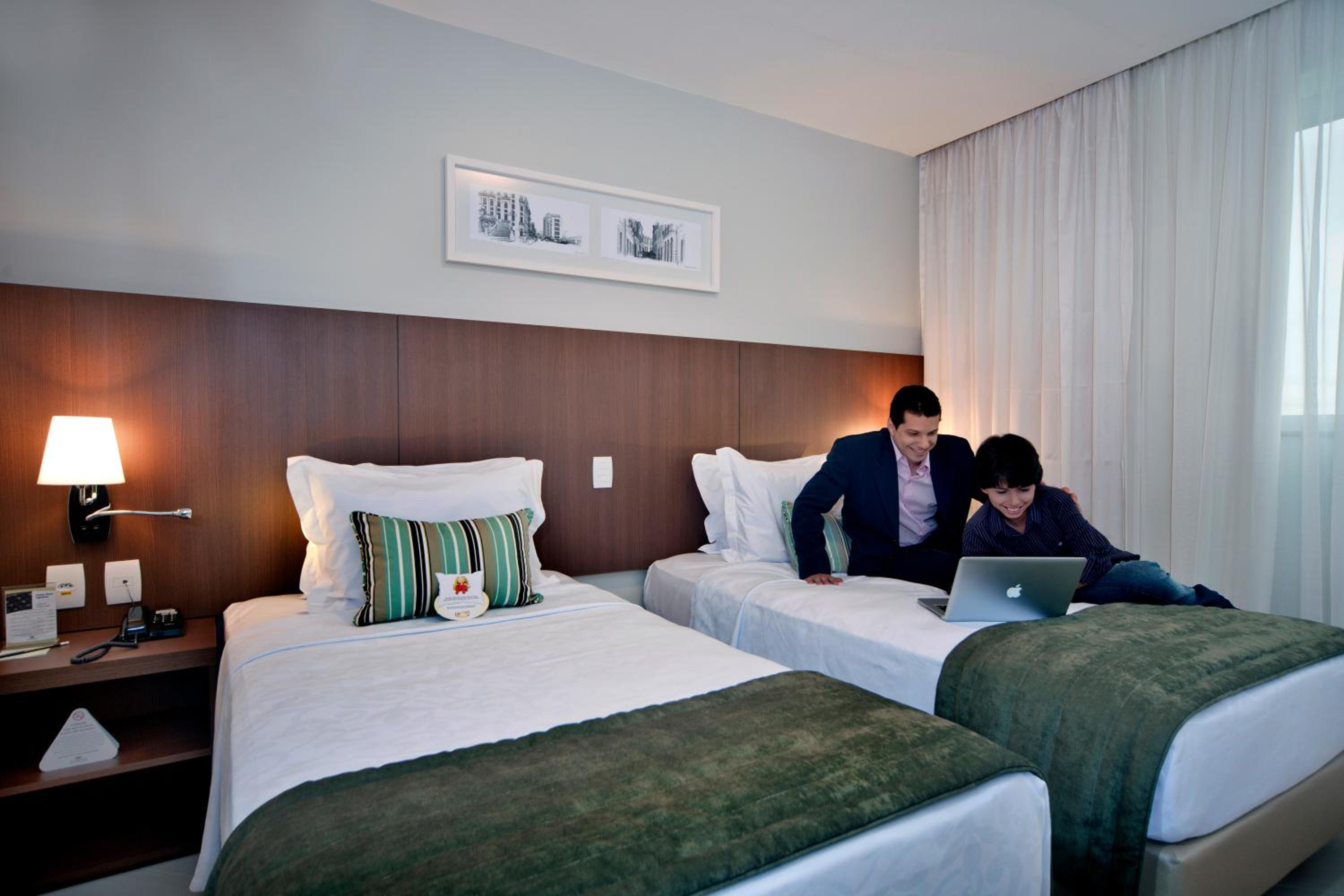 Superior Twin Room thumbnail 6