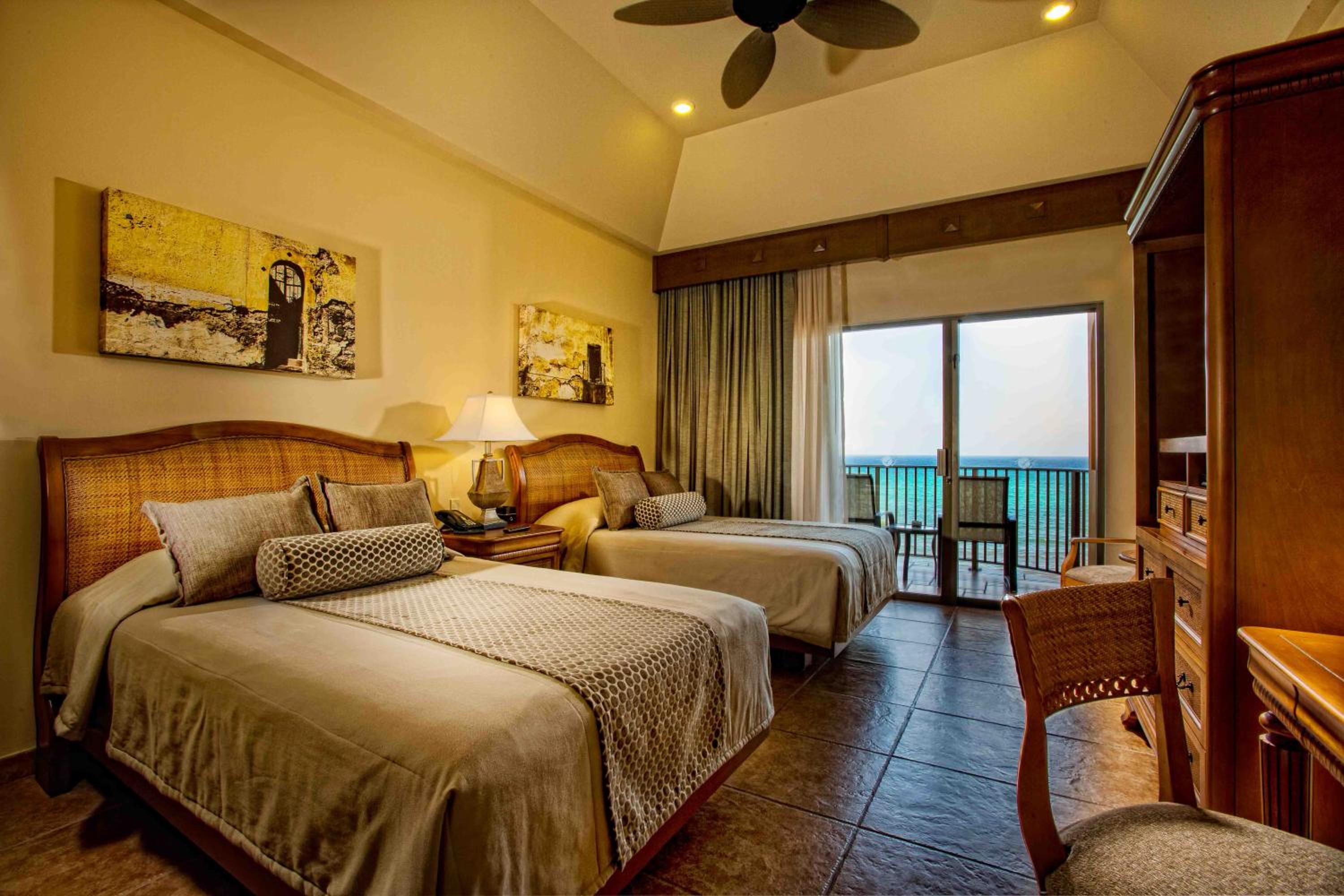Deluxe Junior Suite Beachfront