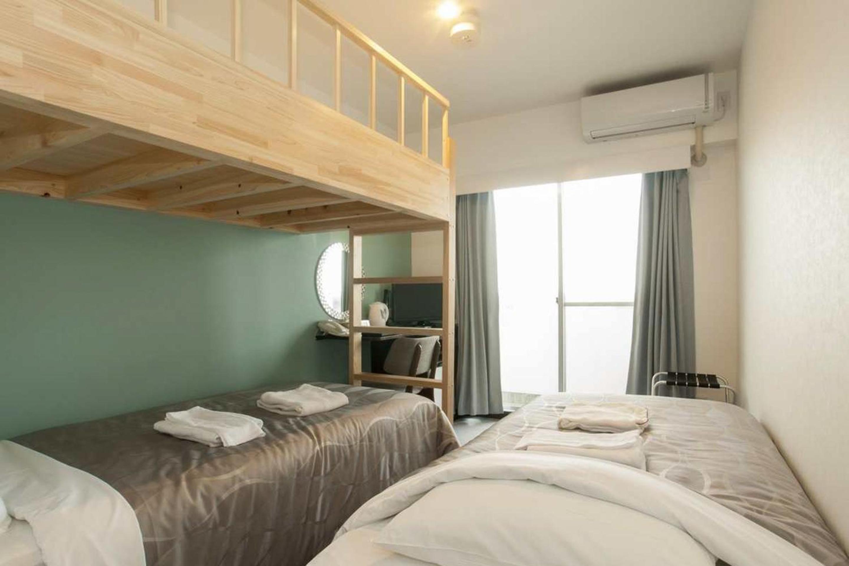 Small Twin Room photo 1