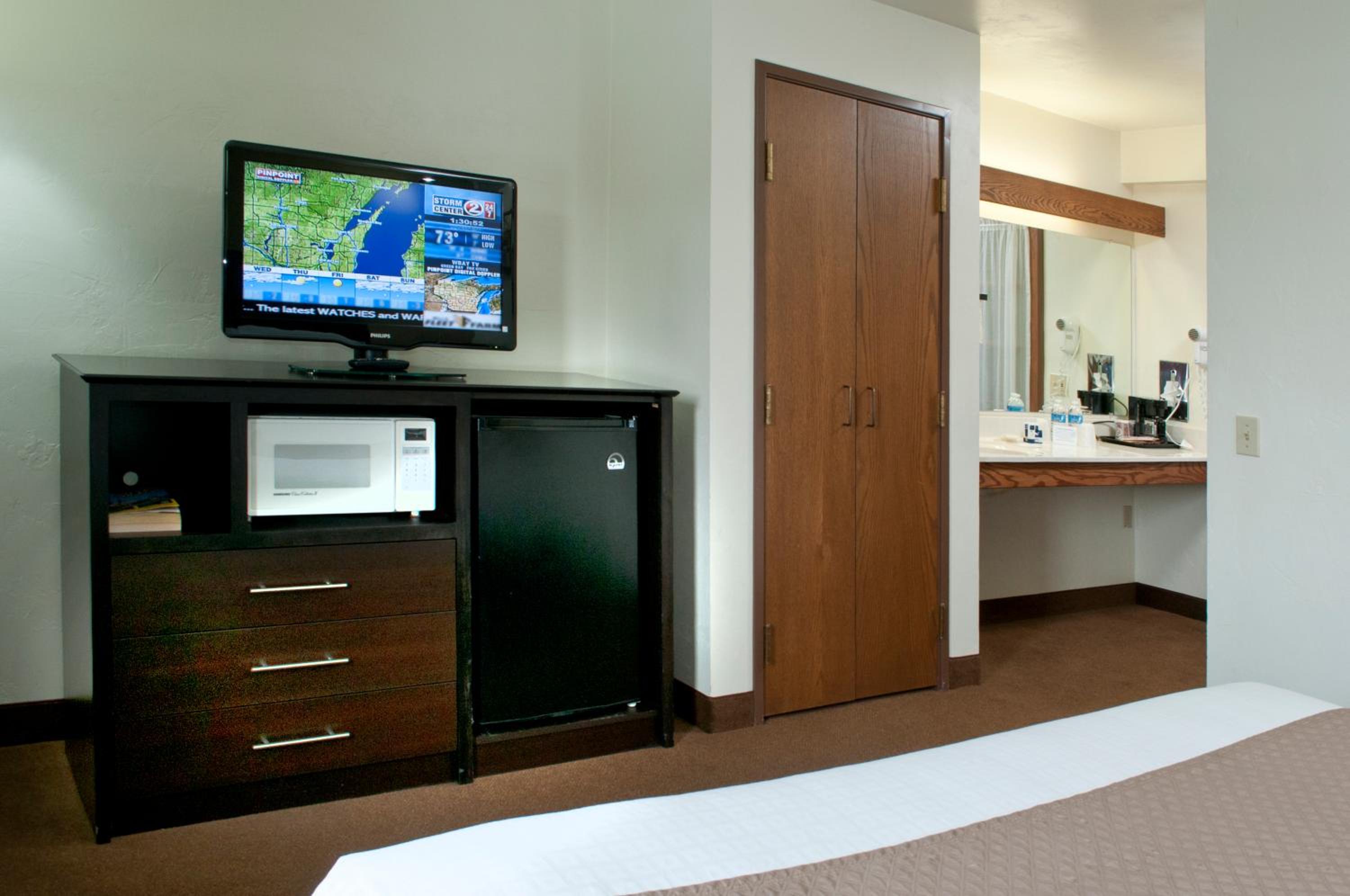 King Room - Non-Smoking - Photo 4