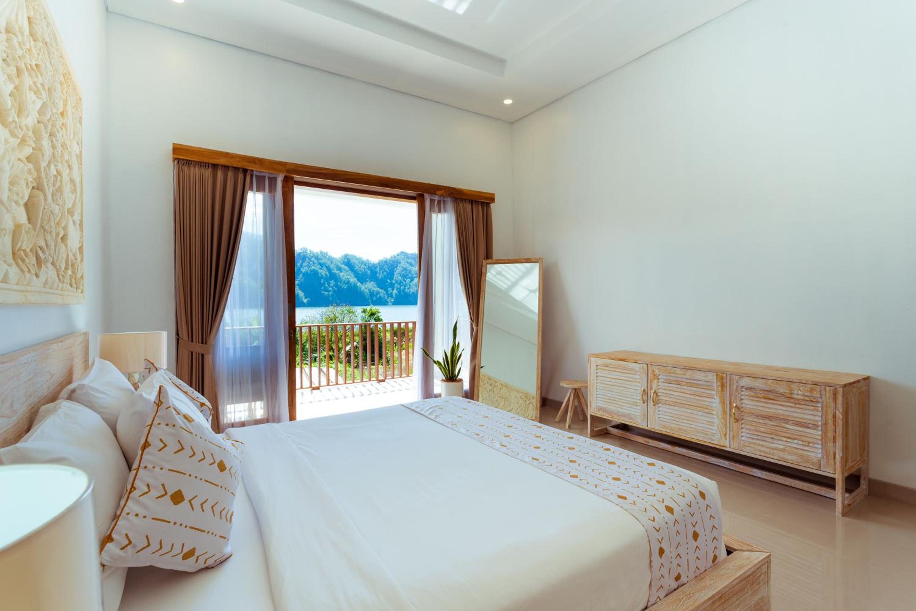 Deluxe Two-Bedroom Villa with Mountain View  - Photo 24