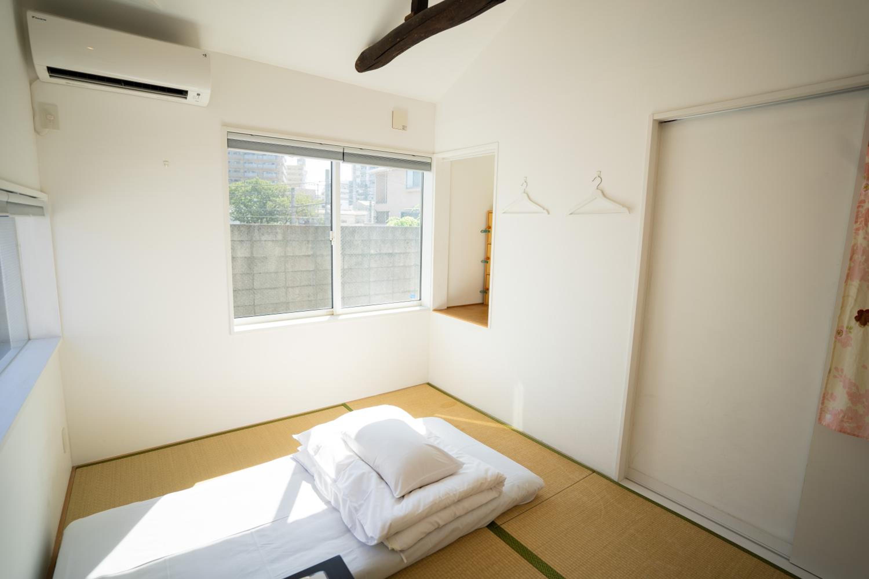 Triple Room with Shared Bathroom photo 2
