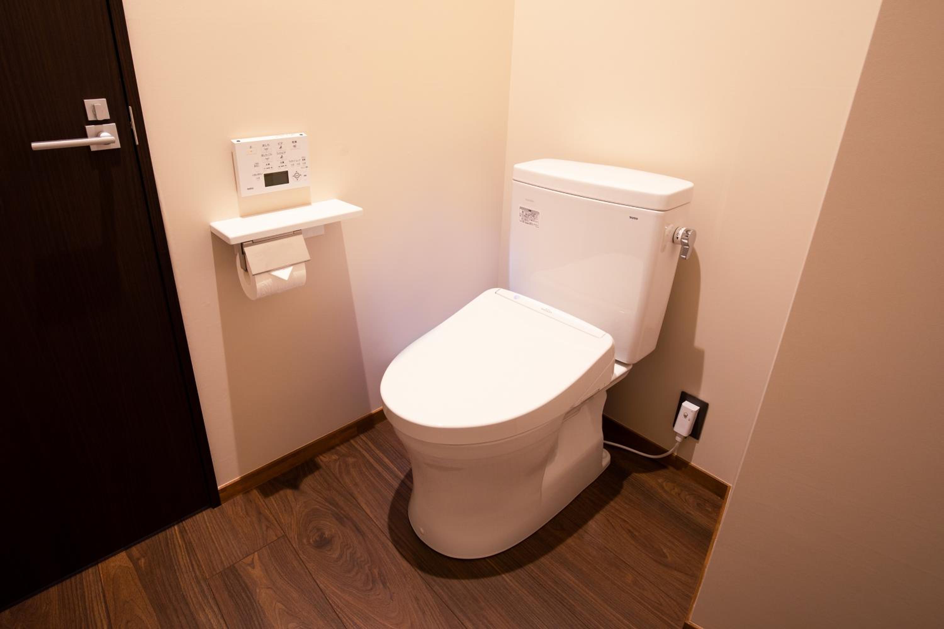 Deluxe Queen Suite - Photo 2