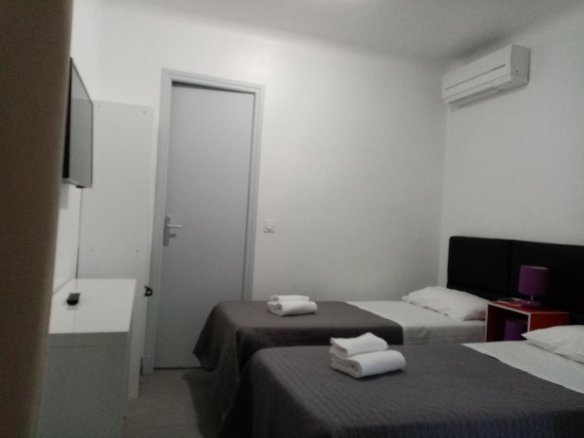 Double or Twin Room photo 2