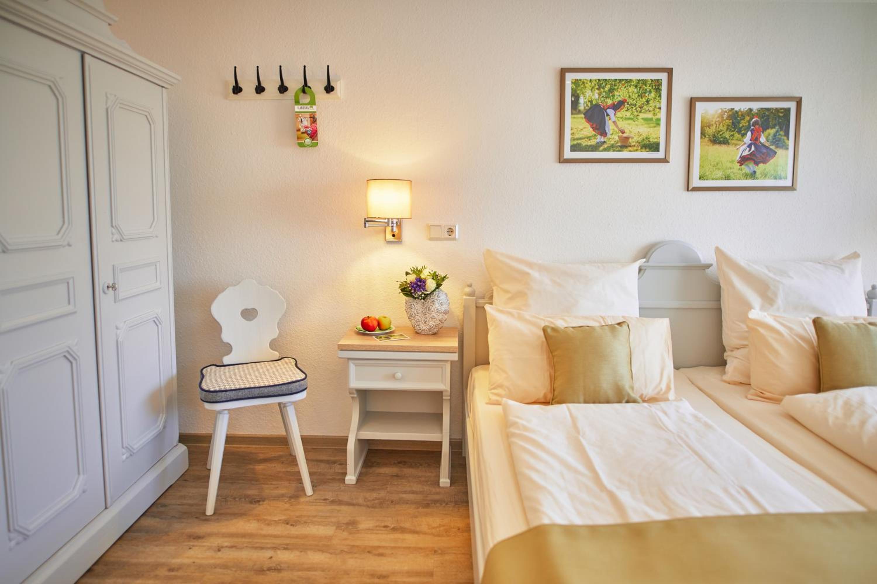 Standard Double Room - Photo 2