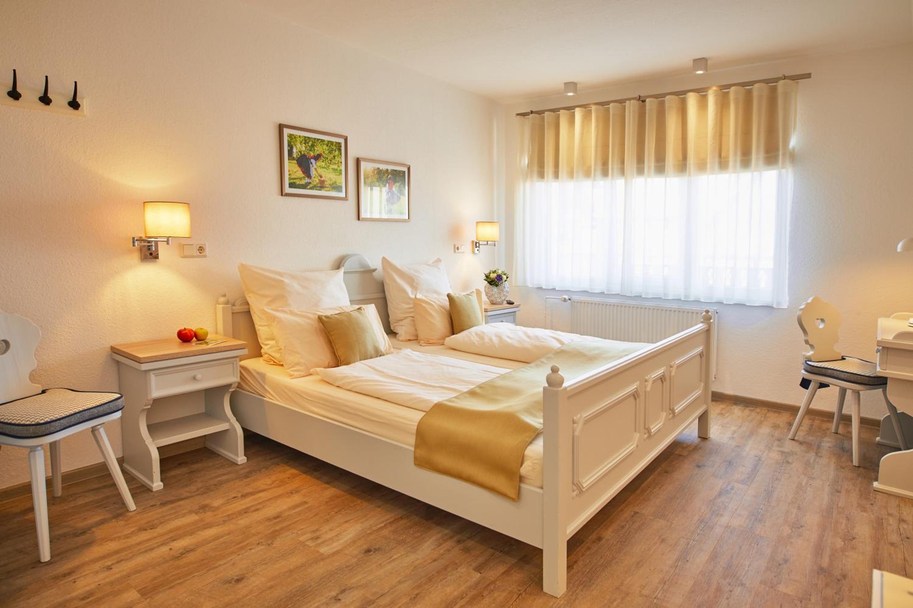 Standard Double Room - Photo 17