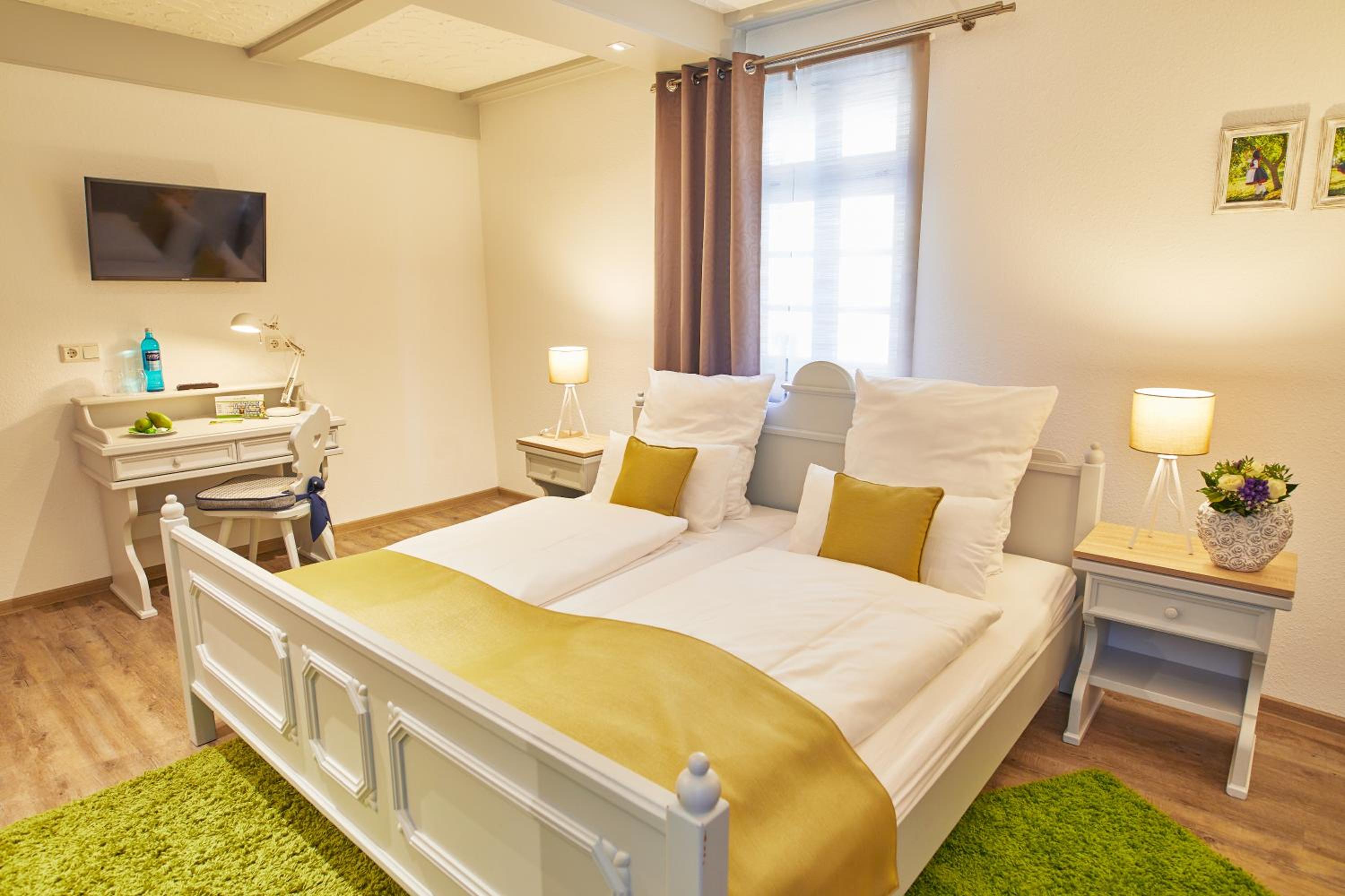 Standard Double Room - Photo 7