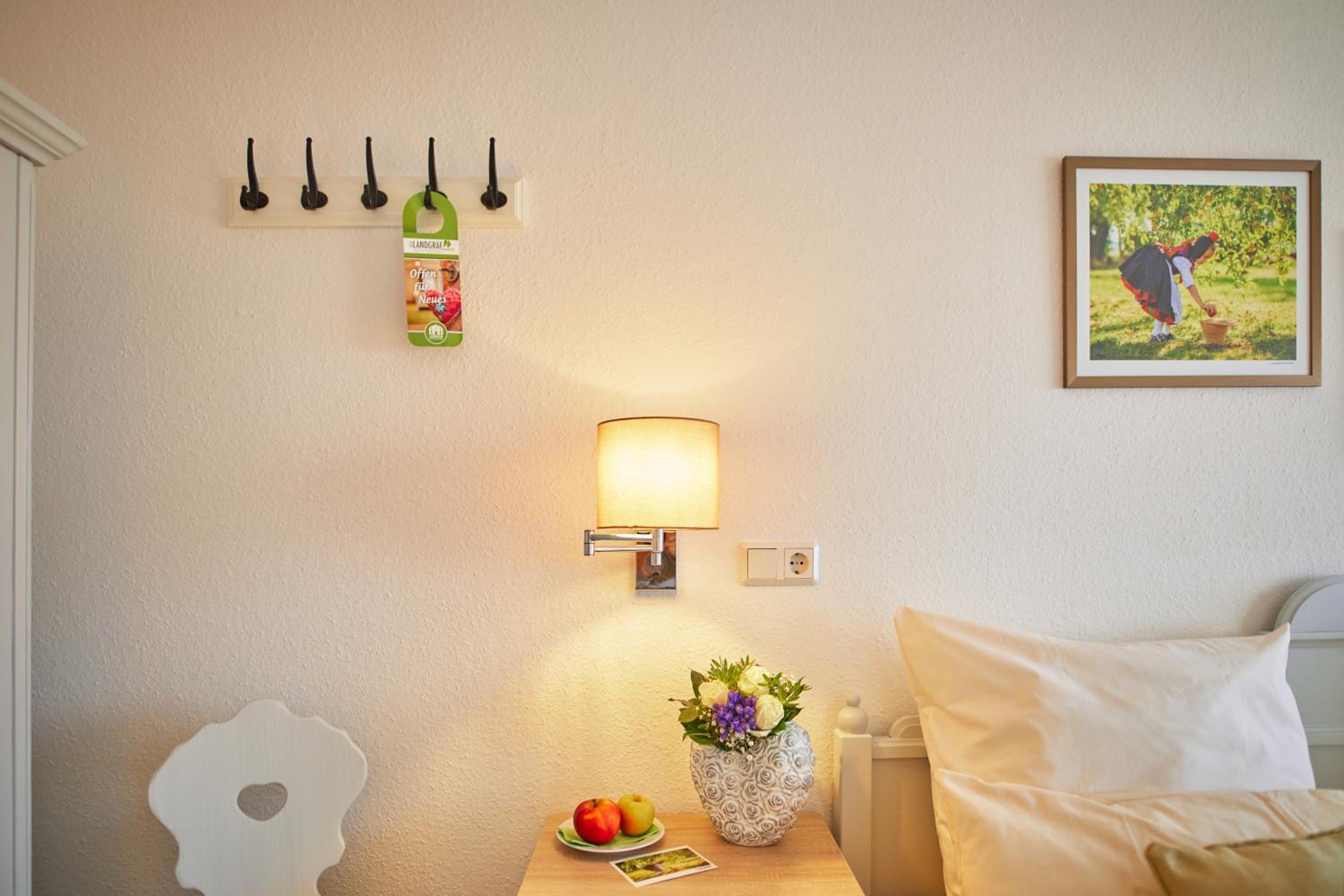 Standard Double Room - Photo 8