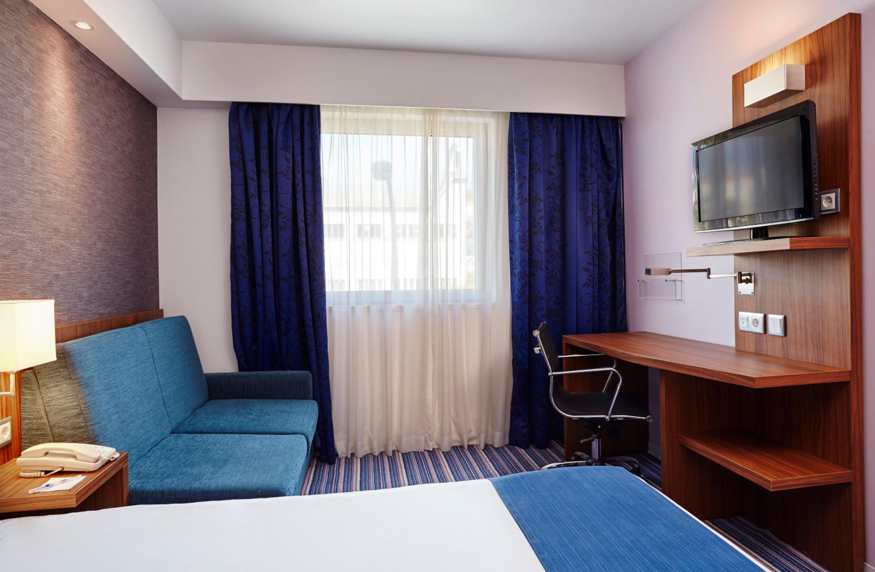Standard Double Room with Sofa Bed - Photo 5