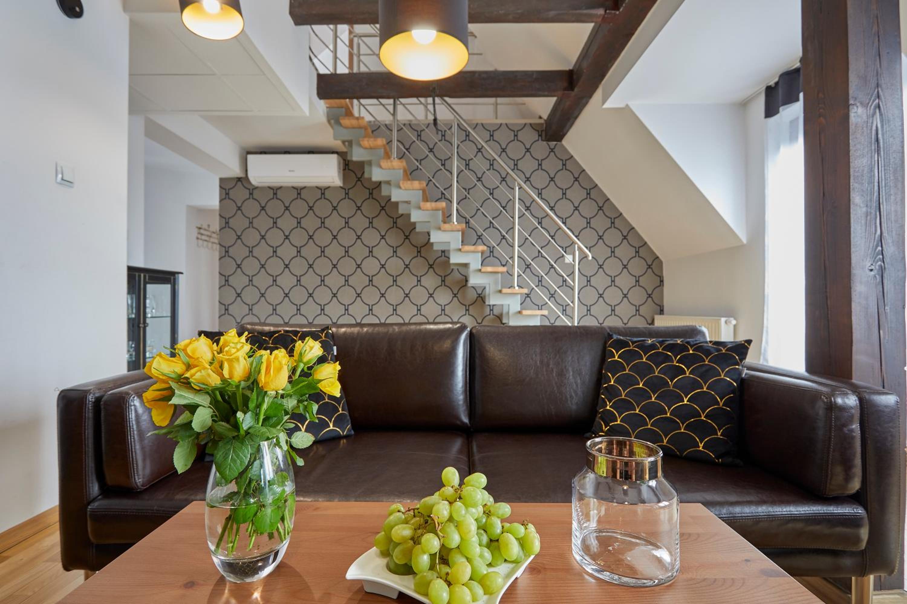 Luxury 4-bedroom penthouse with Wawel view - ul. Starowiślna 52/18