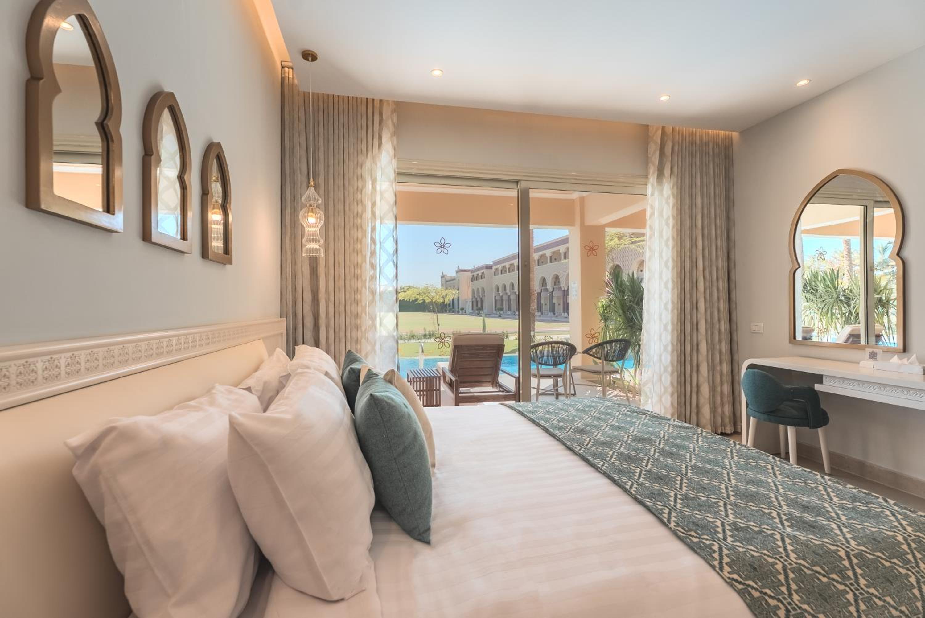 Deluxe Swim Up Room Best Available Rate All-Inclusive