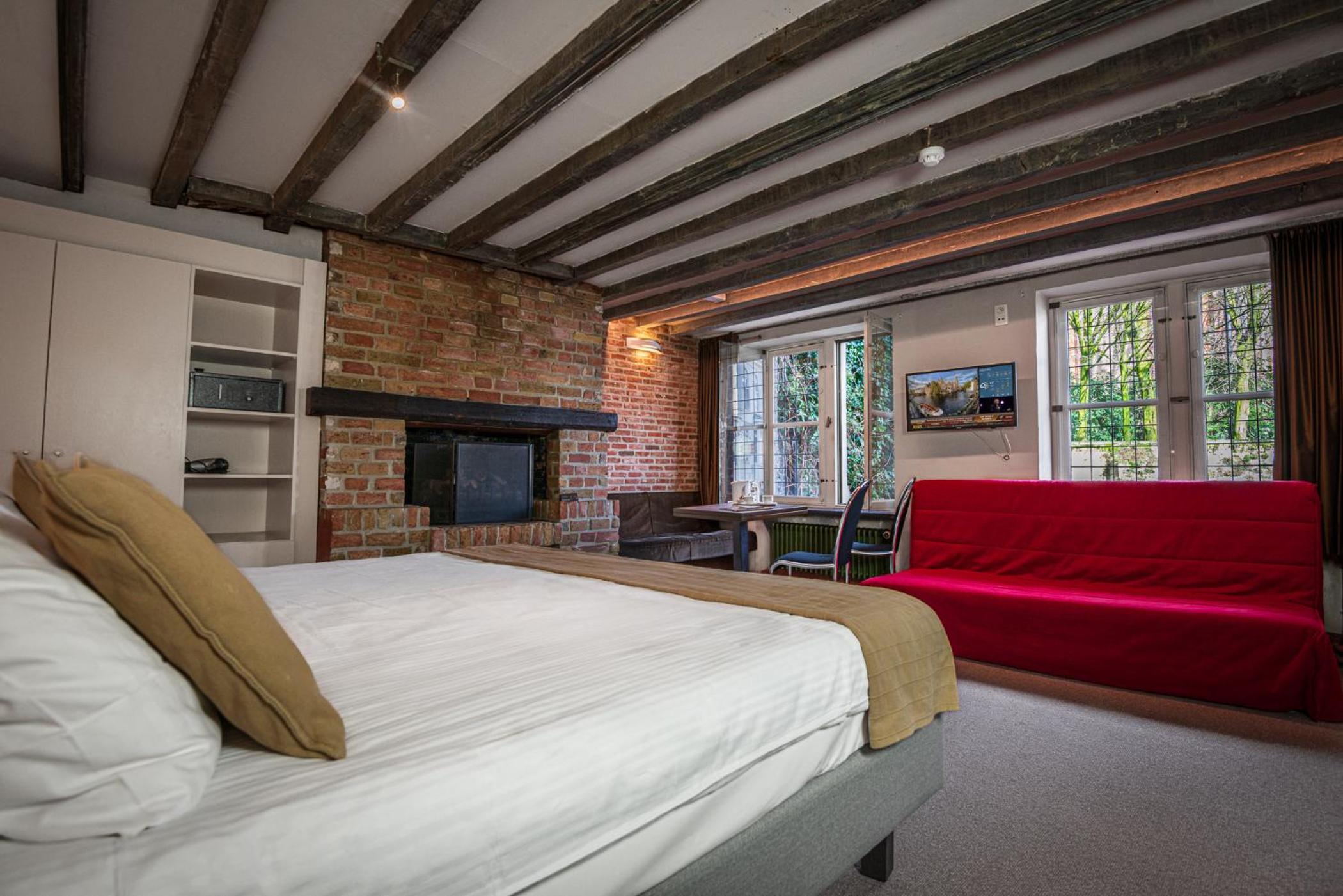Budget Room with River View - Photo 8