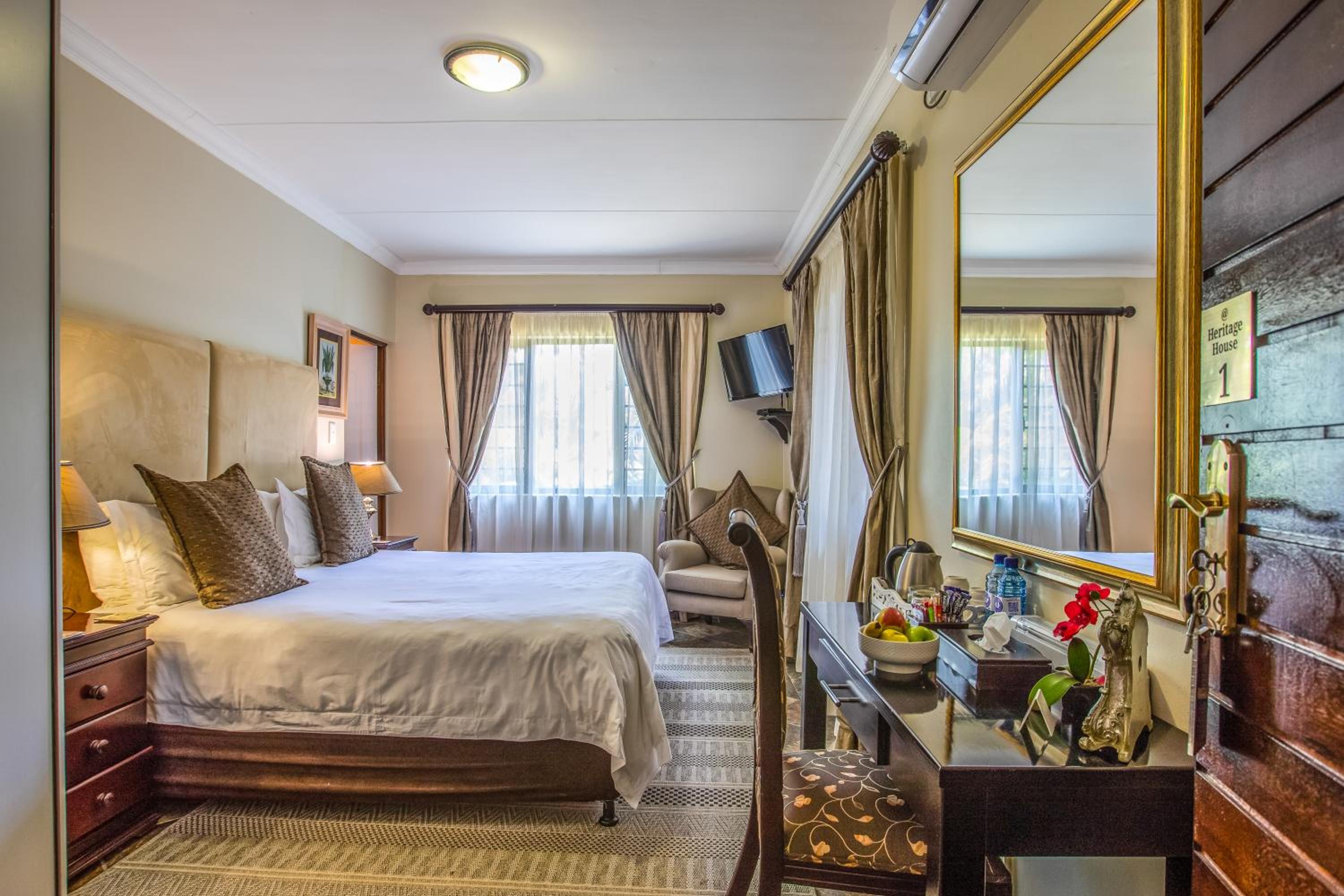 Standard Double or Twin Room photo 1