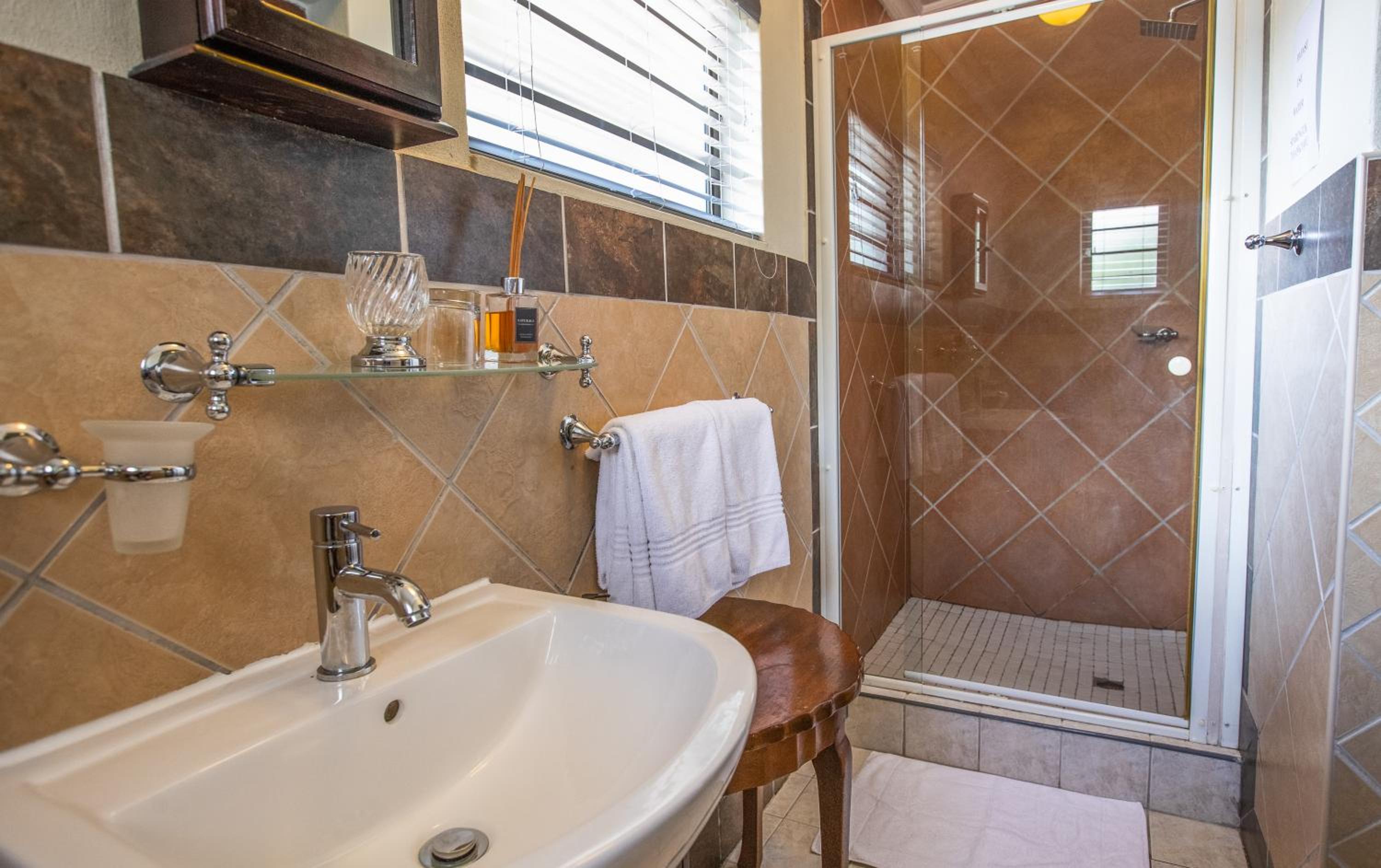 Deluxe Double or Twin Room with Garden View photo 2
