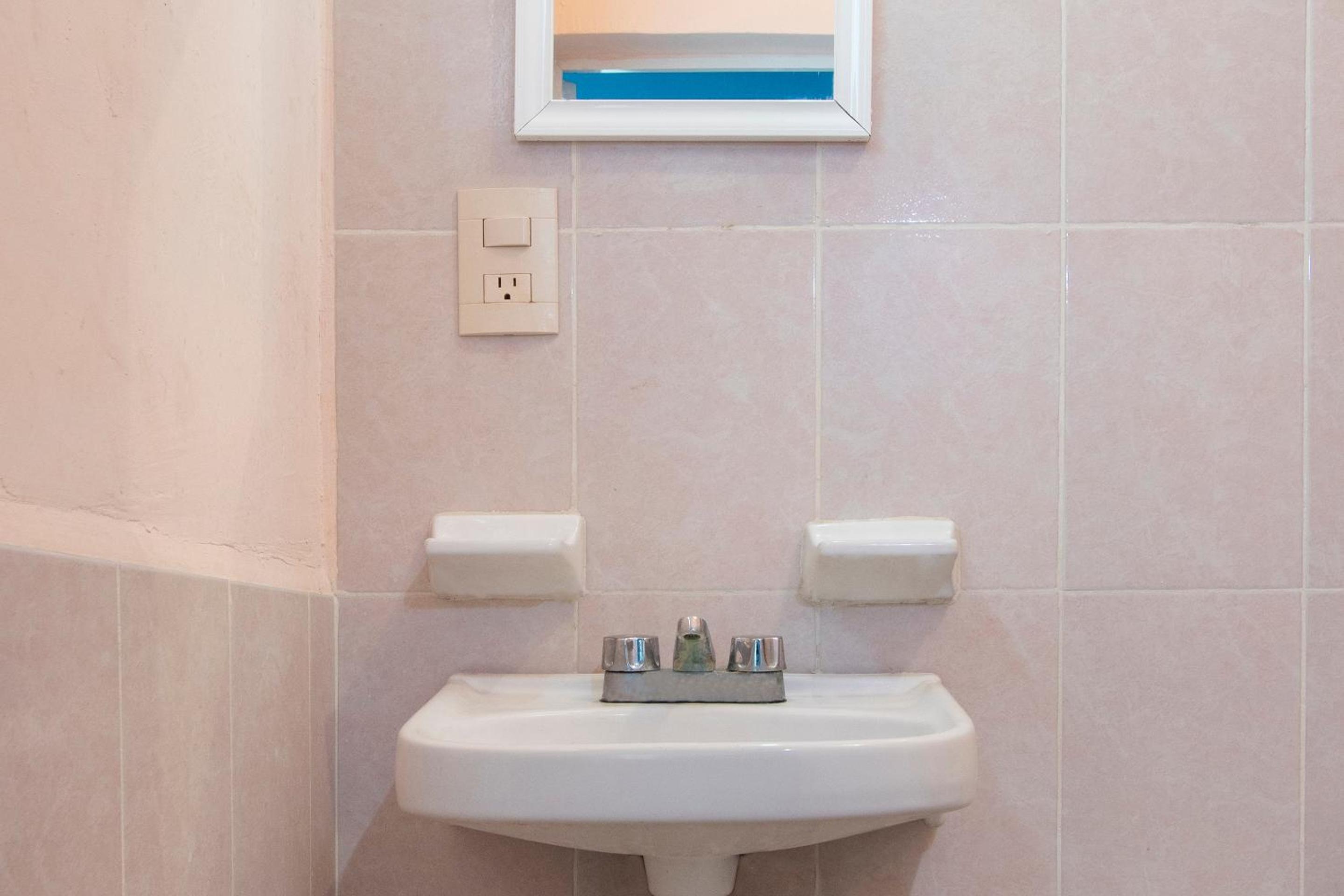 Deluxe Suite - Photo 2
