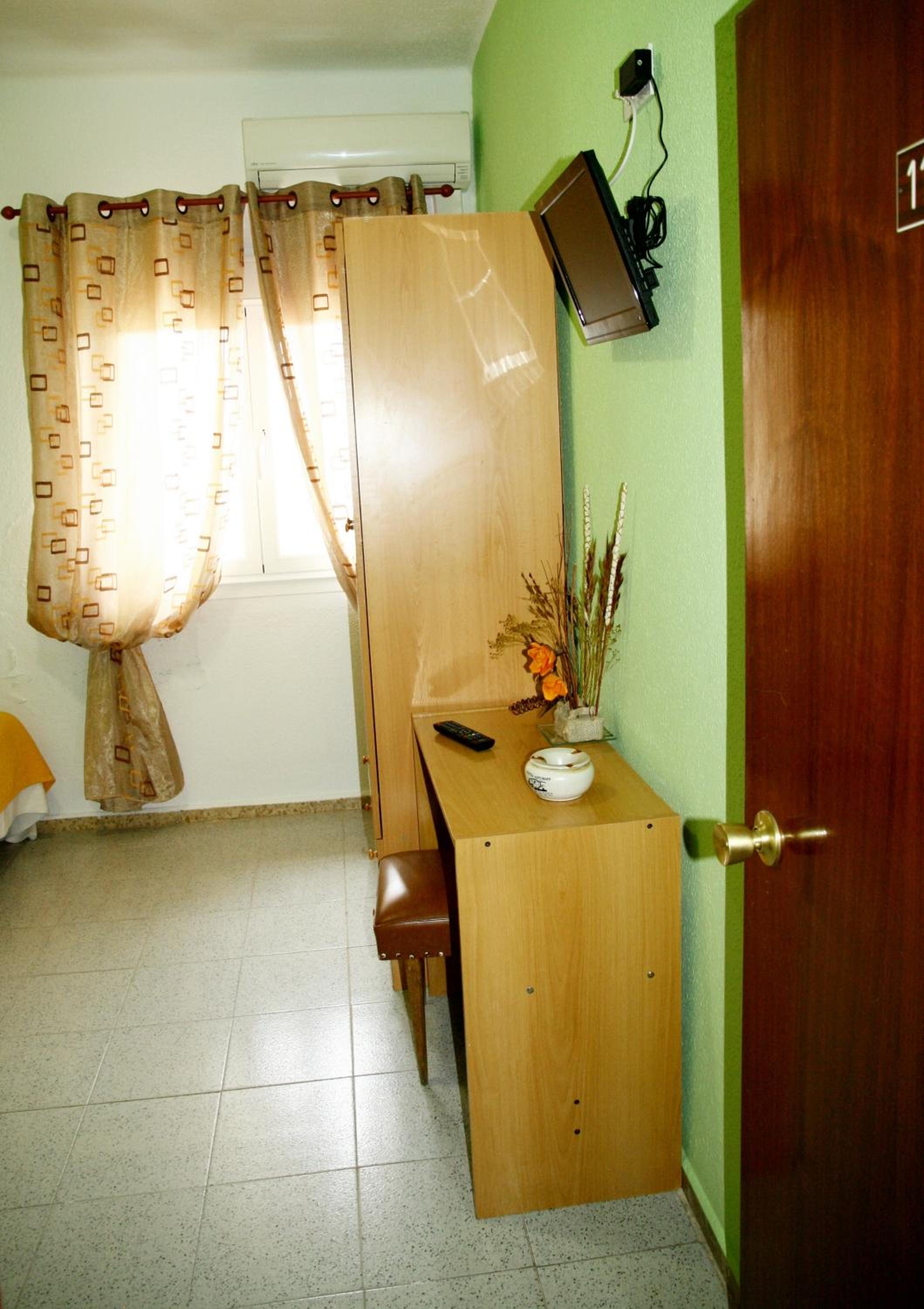Double Room - Photo 2