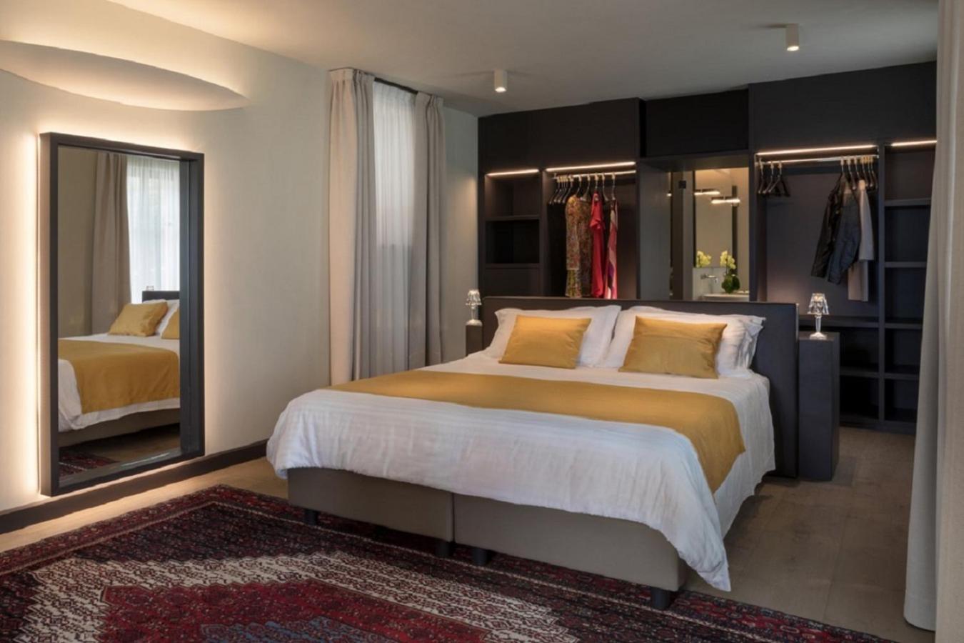 Junior Suite with Patio and Lake View