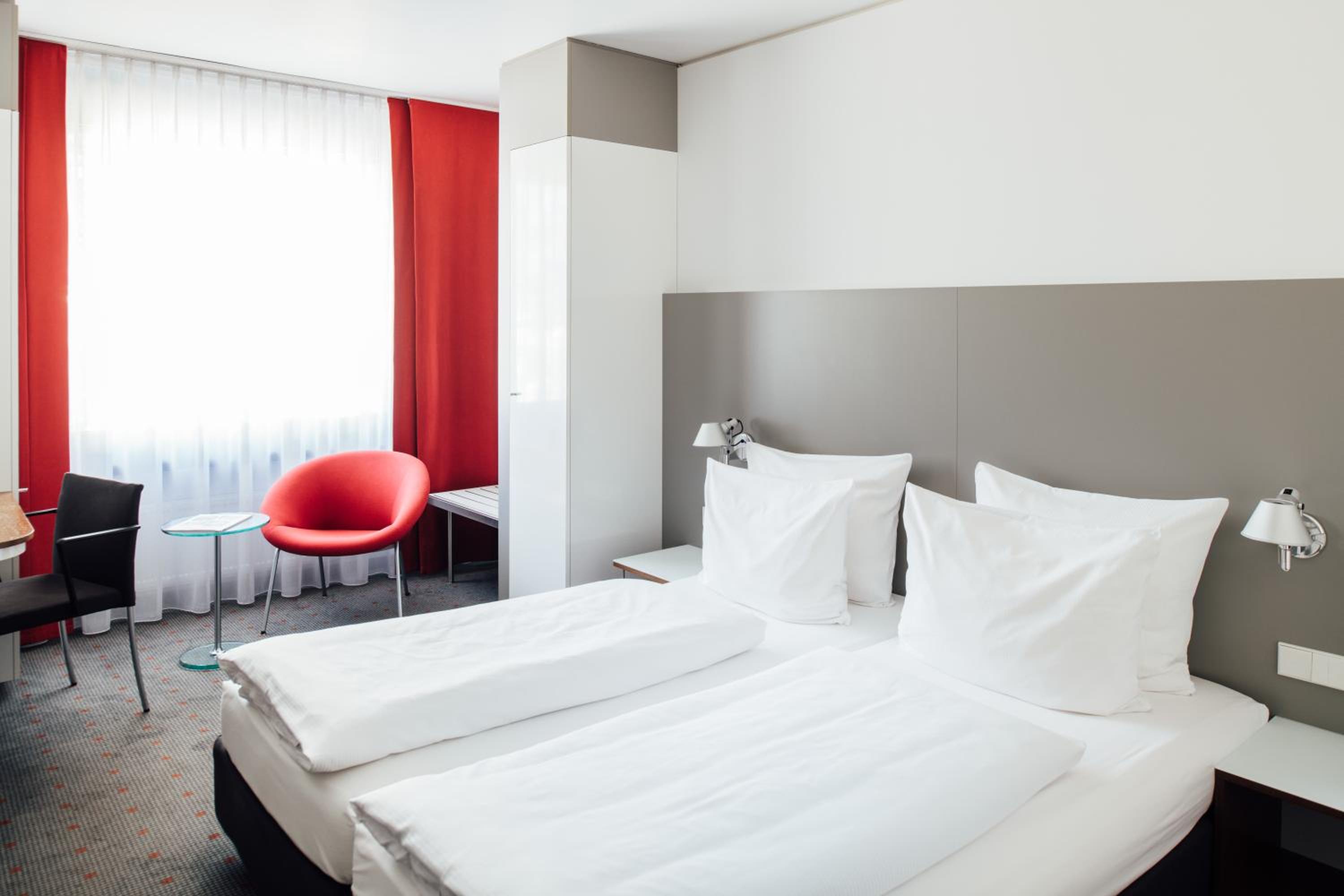 Comfort Accessible Room - Photo 2