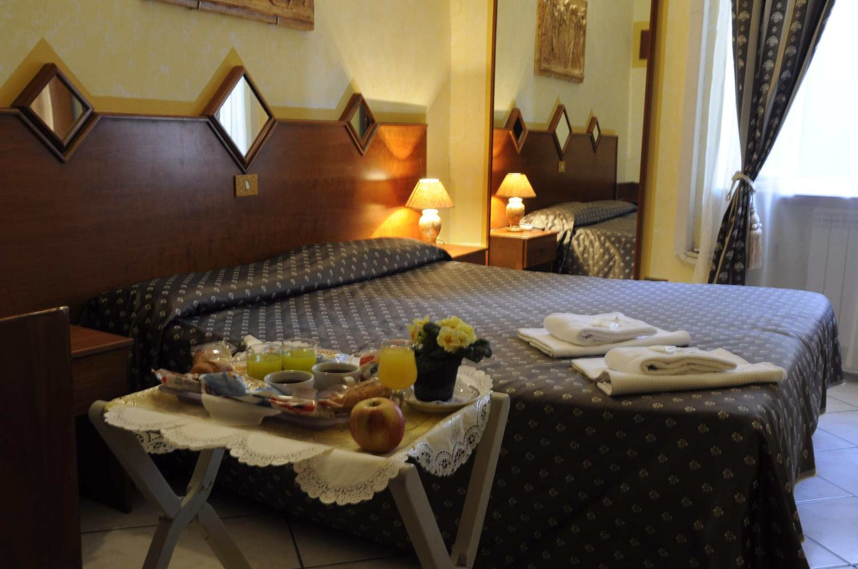 Triple Room with Private Bathroom photo 1