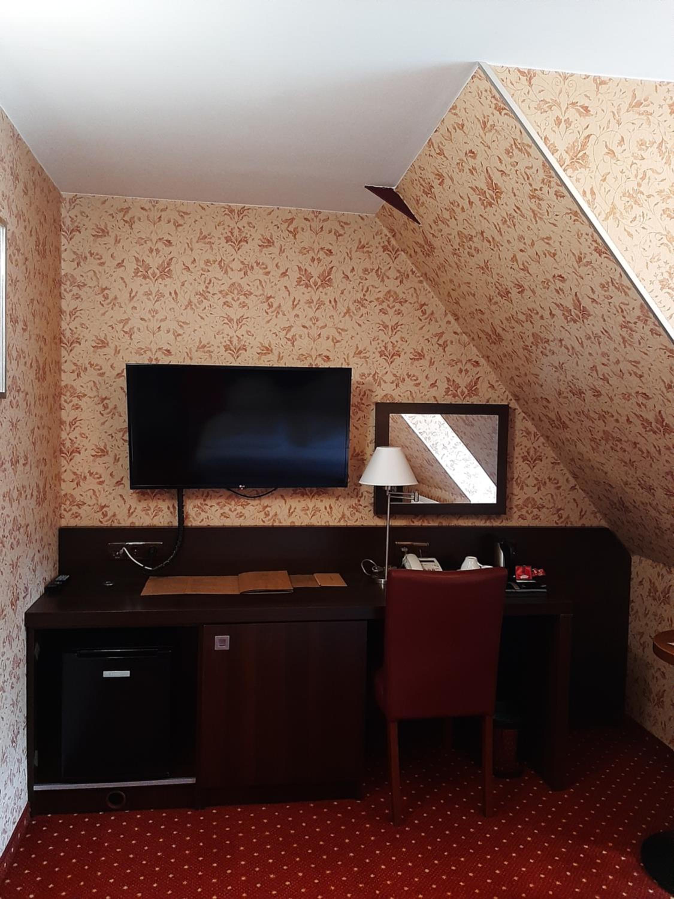 Standard Family Room photo 3