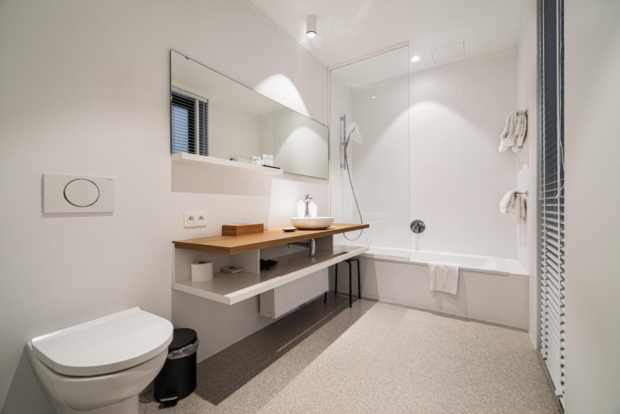 Standard Room with Bath - Photo 46