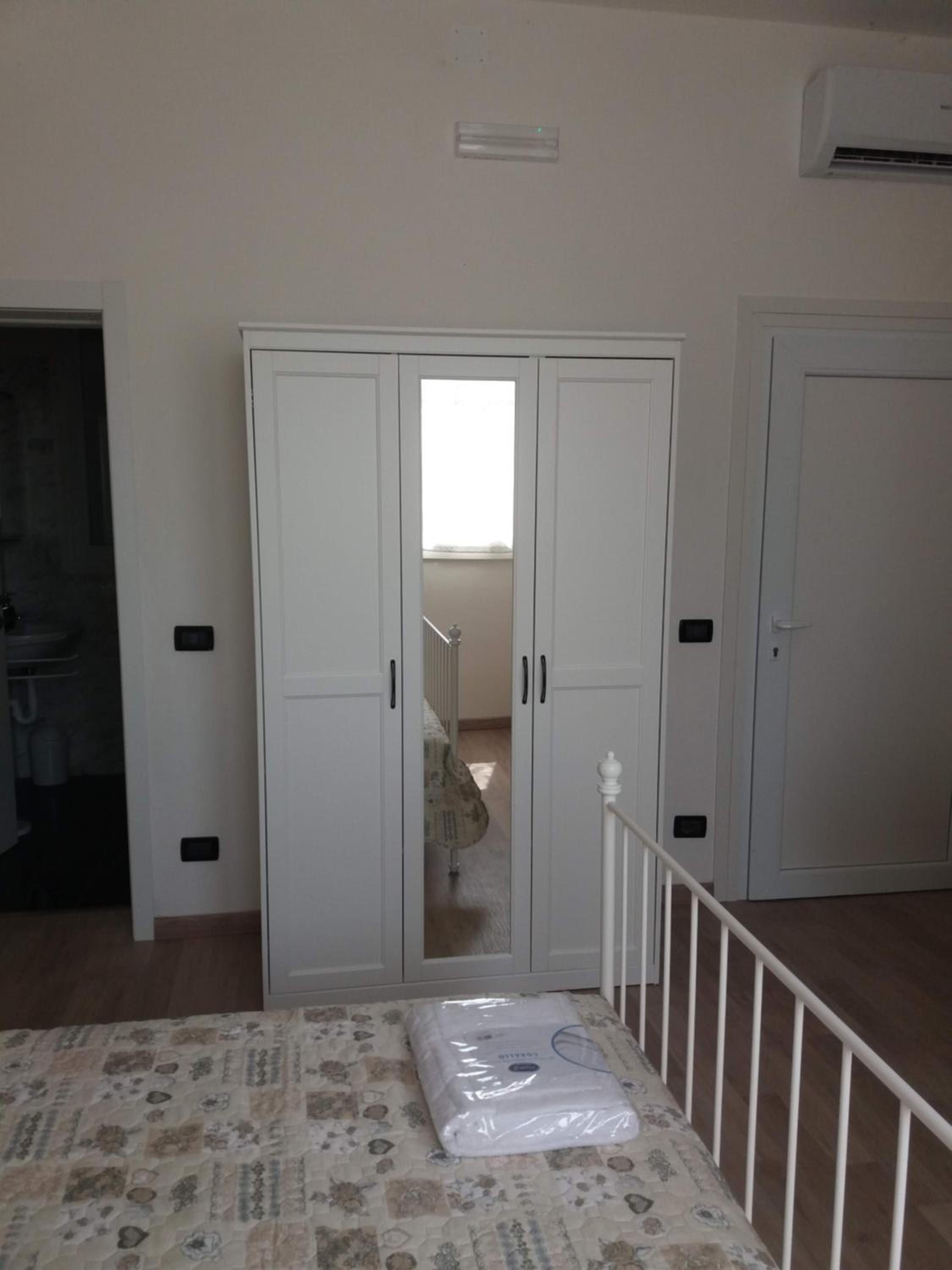 Double Room with Private Bathroom - Photo 2