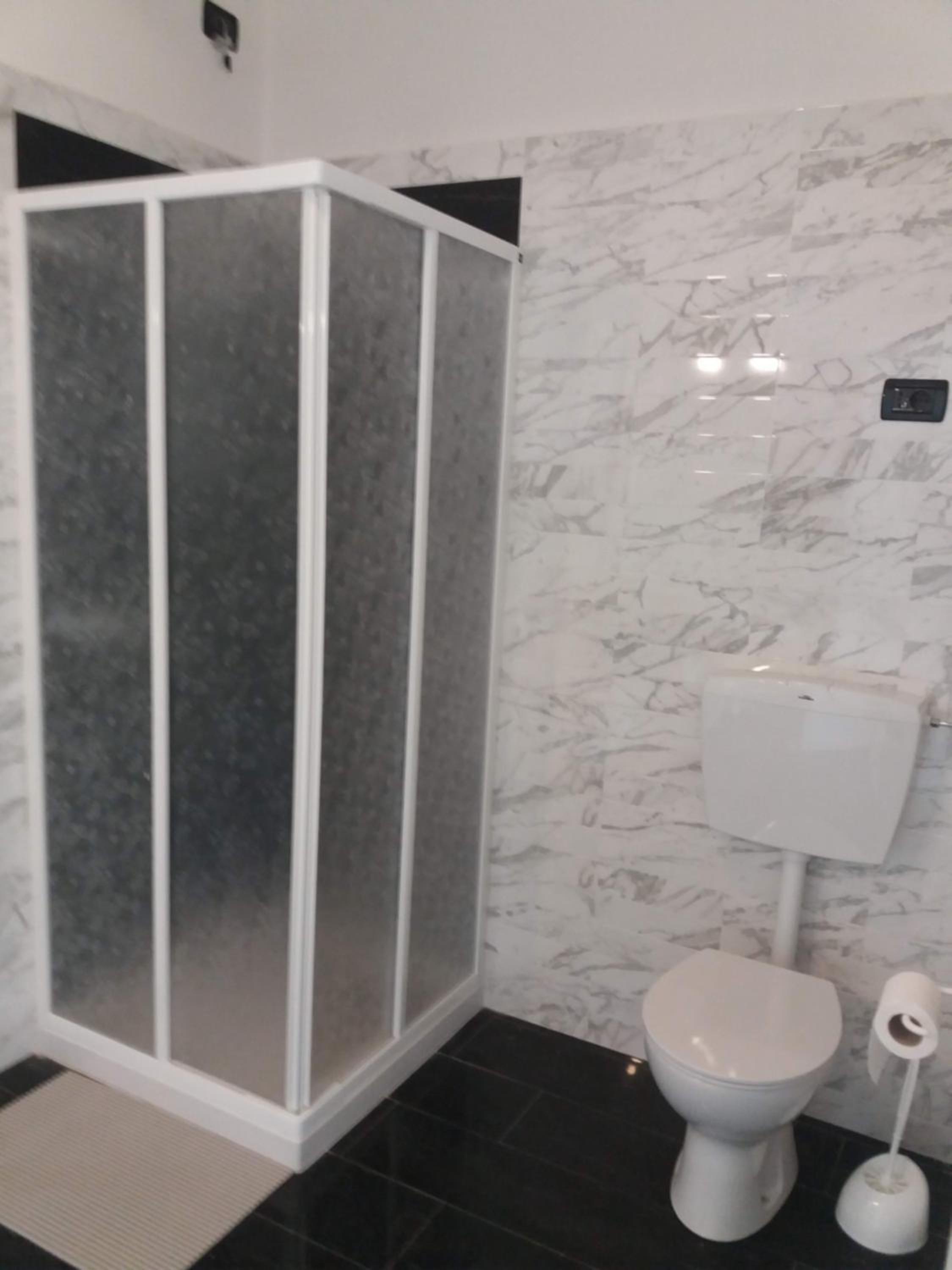 Double Room with Private Bathroom - Photo 7