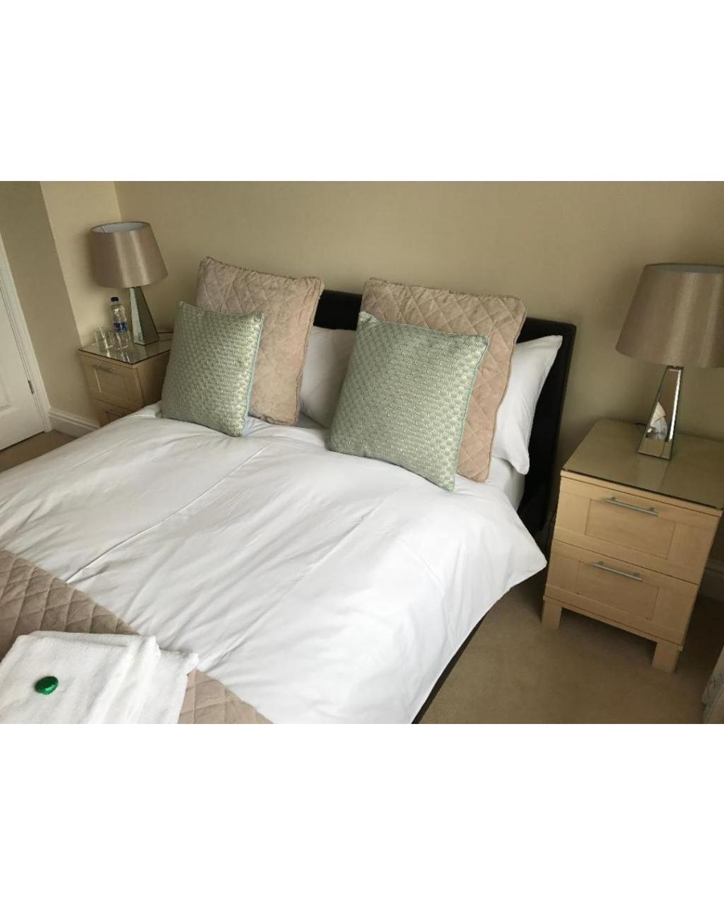 Double Room with Private Bathroom - Photo 8