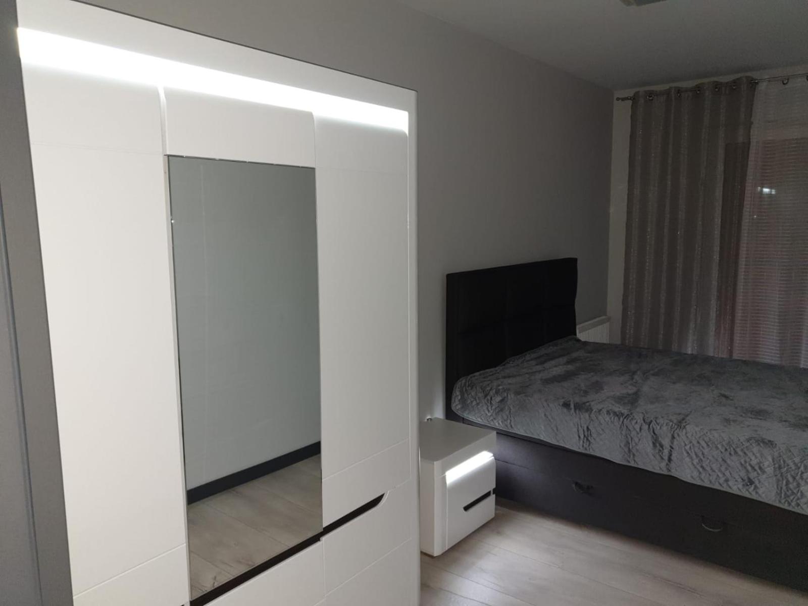 Studio Apartment - Photo 10