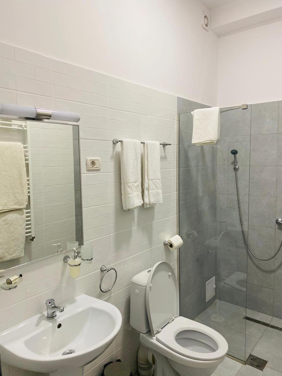 Double Room - Photo 20