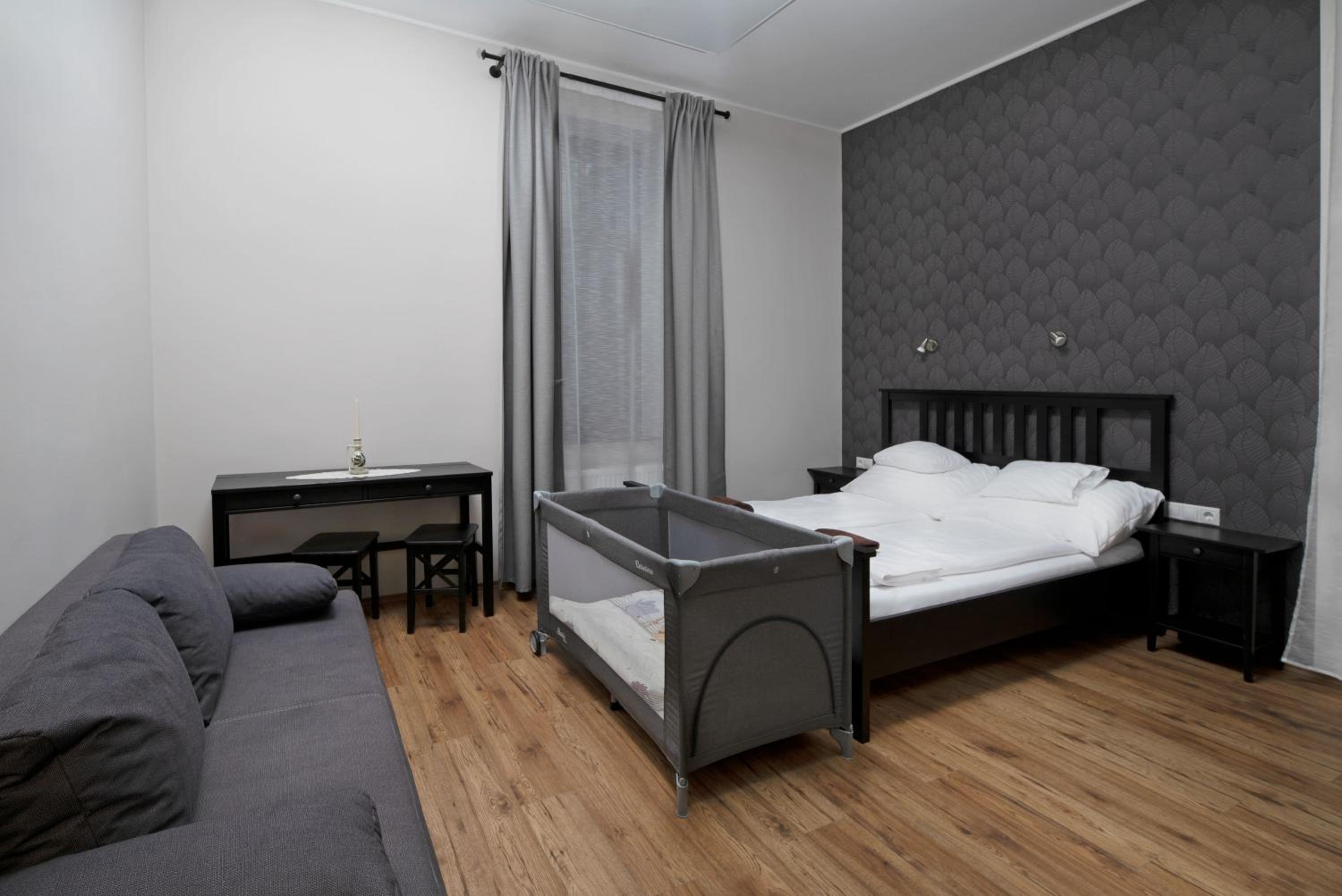 Large Double Room photo 1
