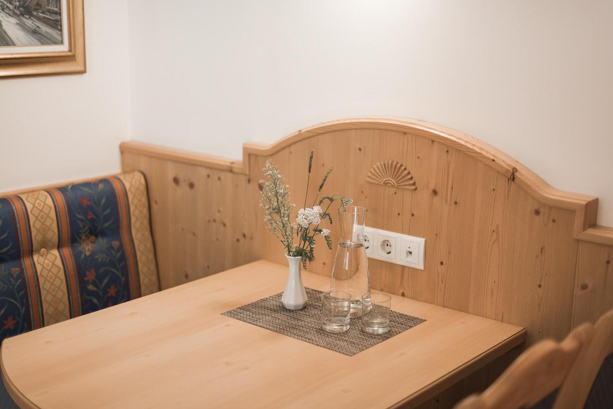 Junior Suite with Balcony and Mountain View photo 2