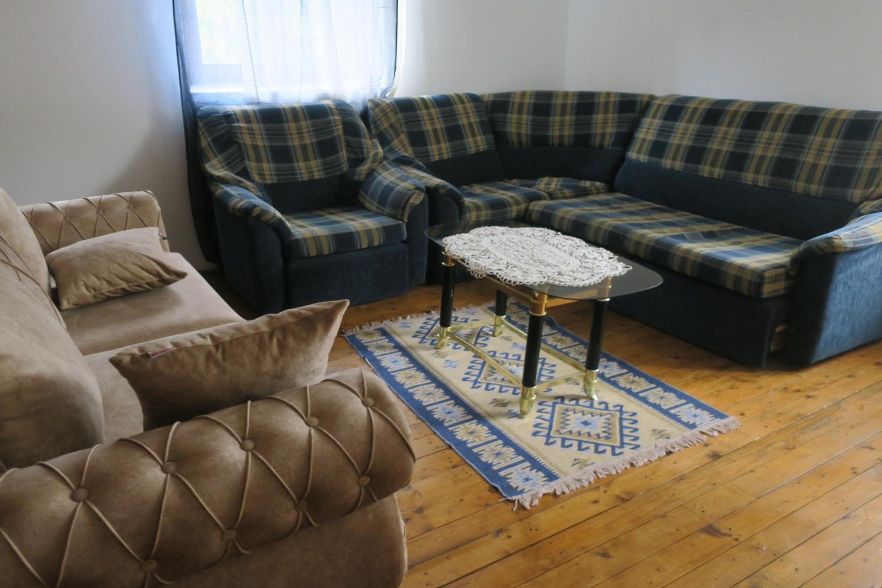 One-Bedroom Apartment - Photo 3