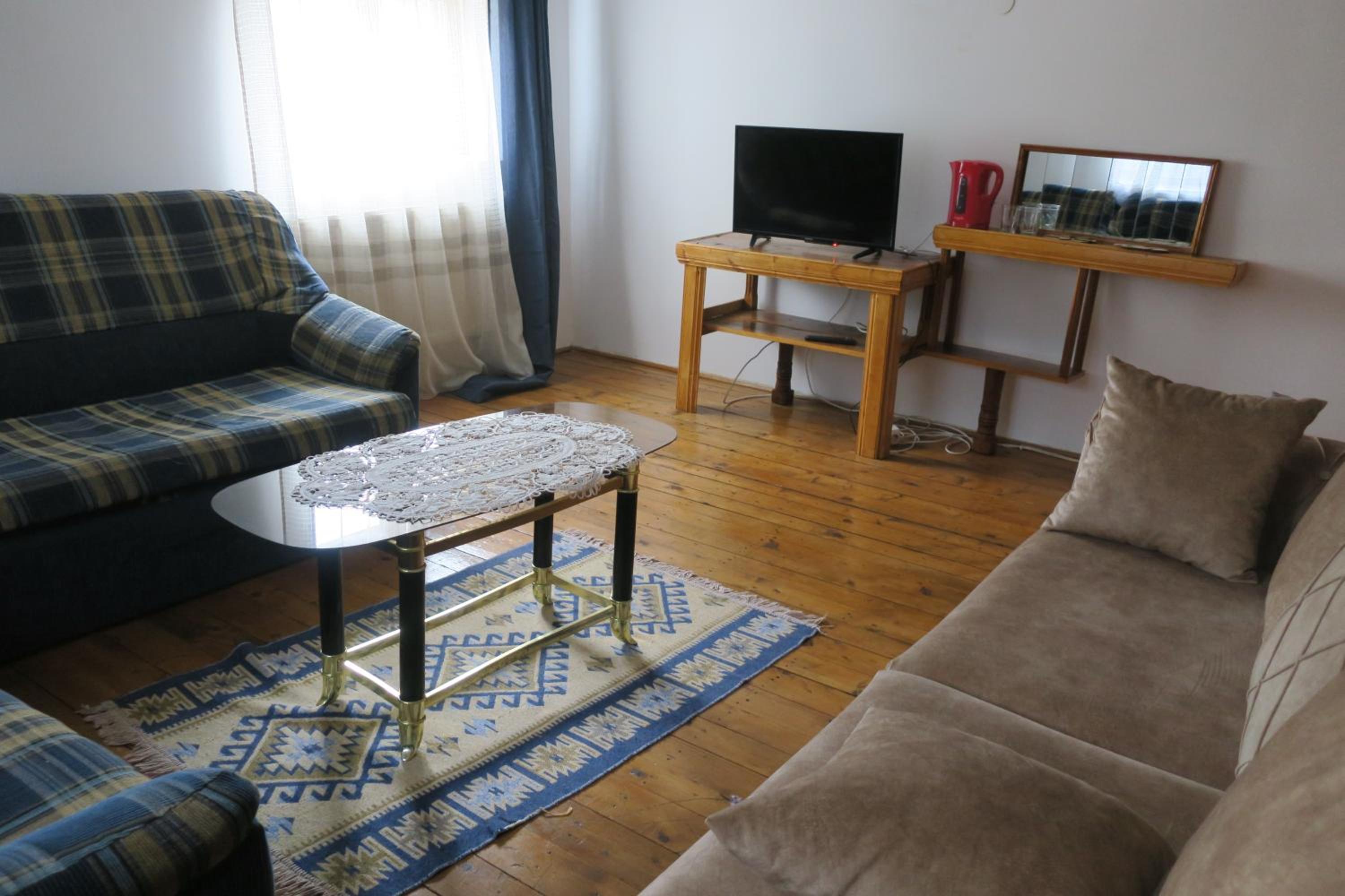 One-Bedroom Apartment - Photo 4