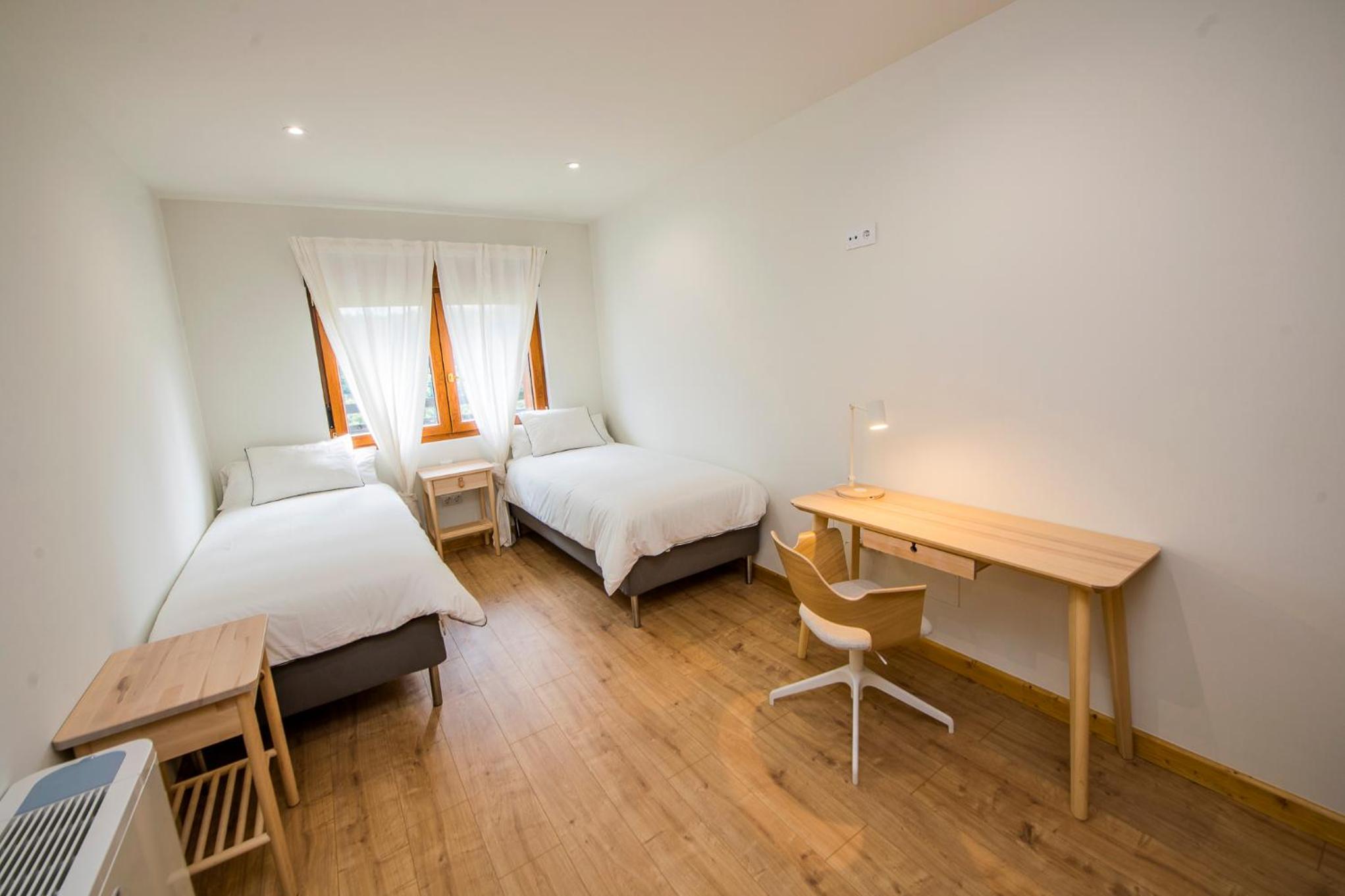 One-Bedroom Apartment - Photo 12