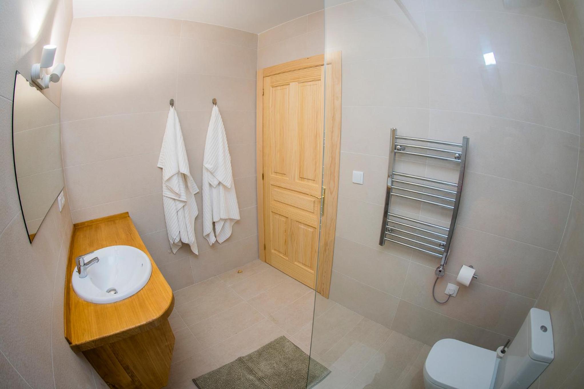 One-Bedroom Apartment - Photo 11