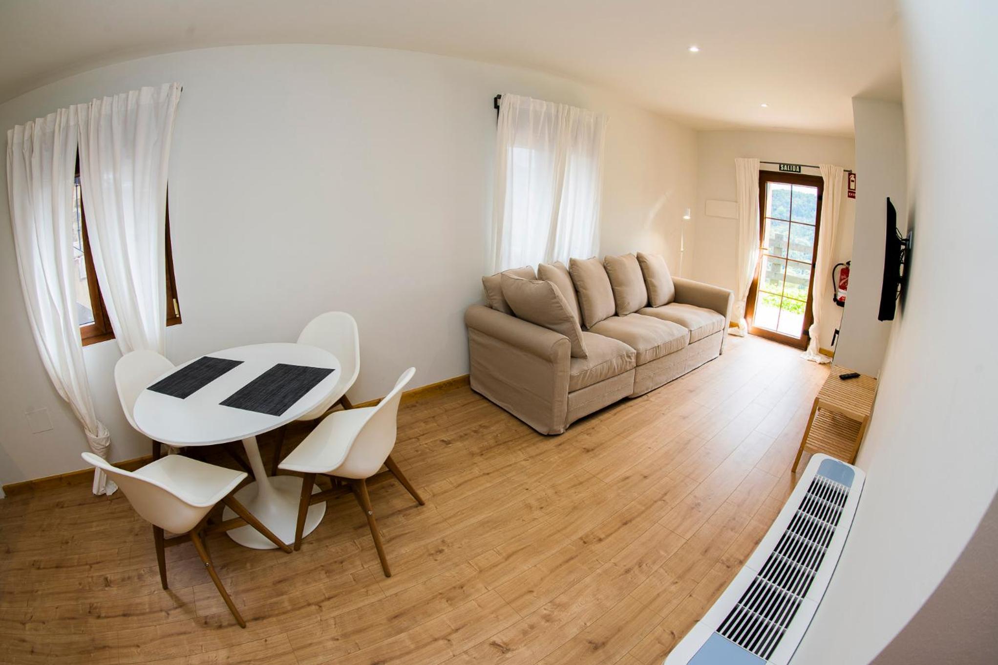 One-Bedroom Apartment - Photo 18