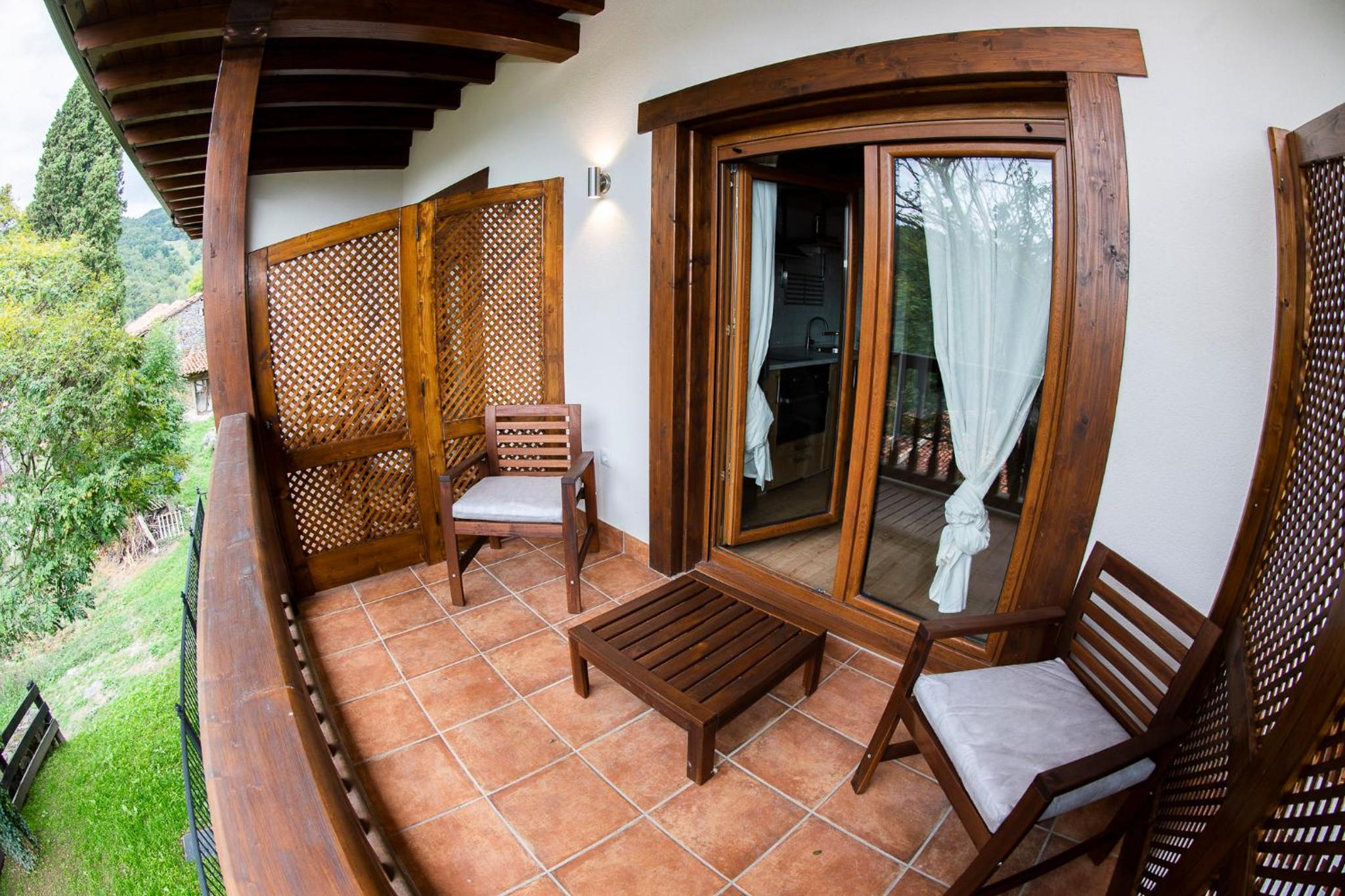 Apartment with Terrace - Photo 12