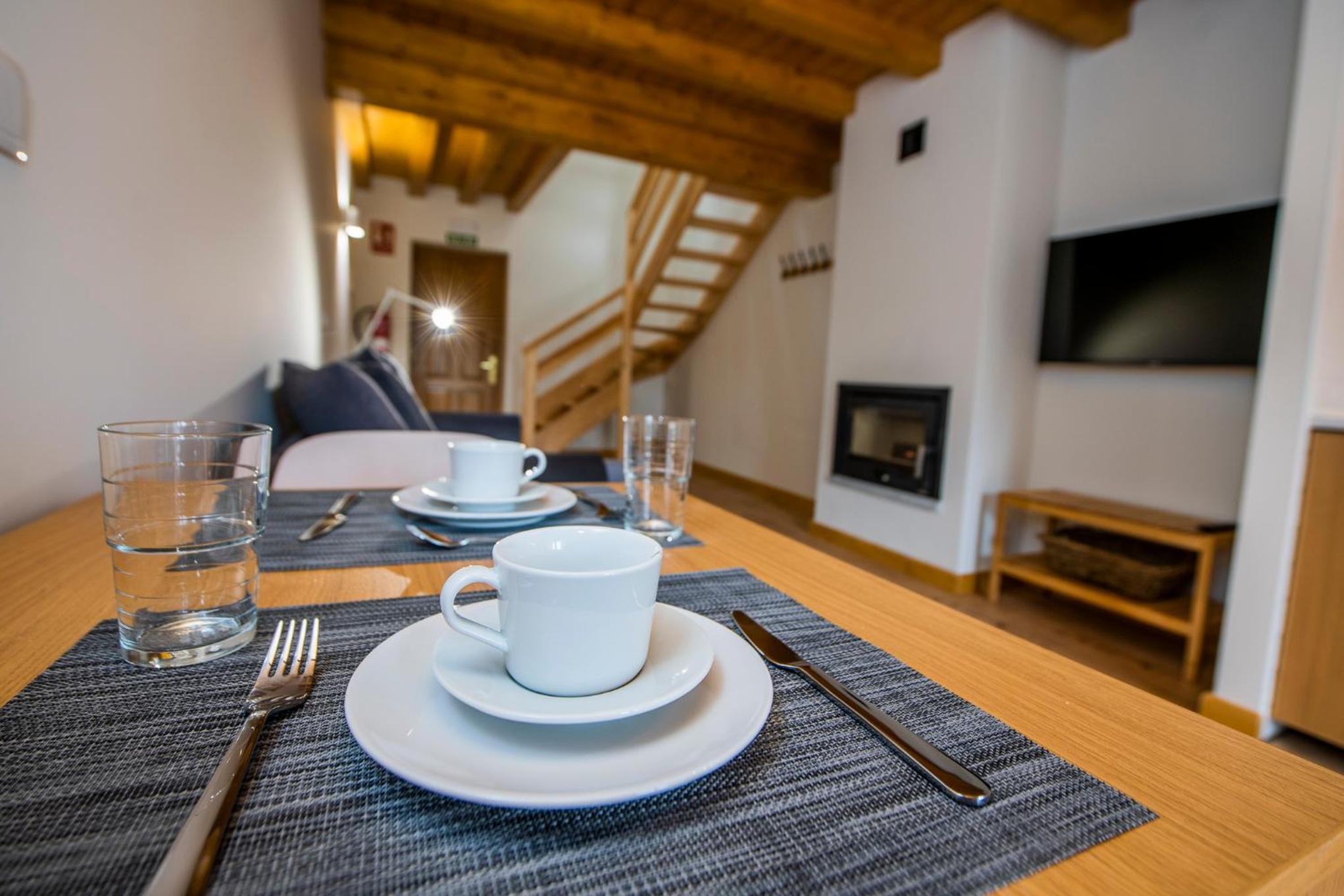 Apartment with Terrace - Photo 4