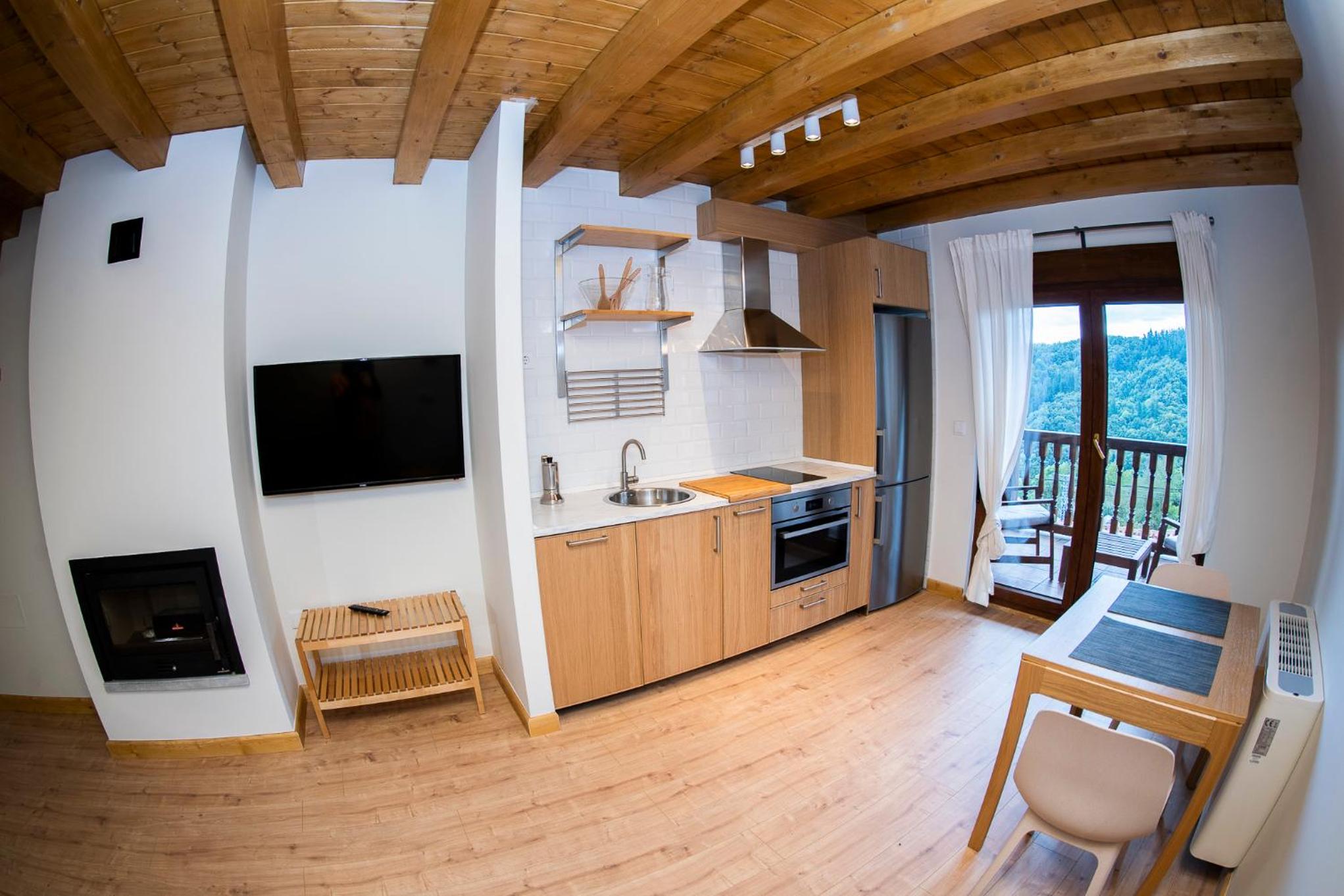 Apartment with Terrace - Photo 16