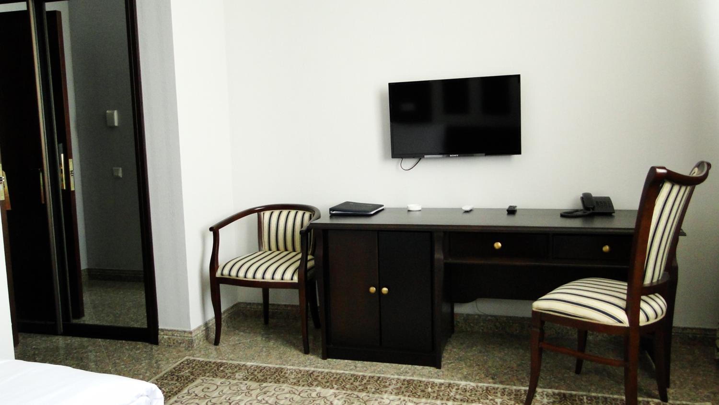 Standard Double Room - Photo 3