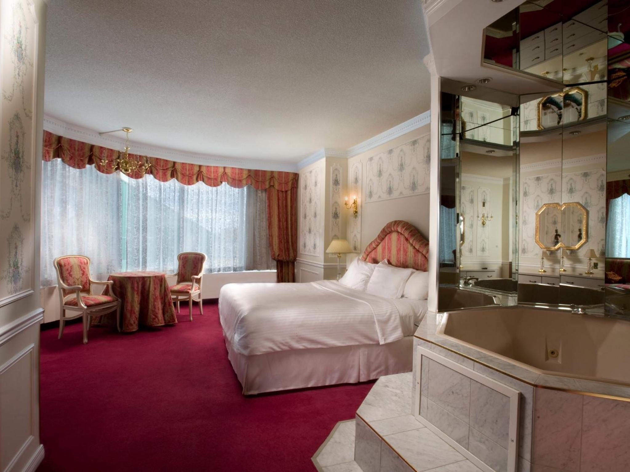 Imperial Theme Room - Photo 2