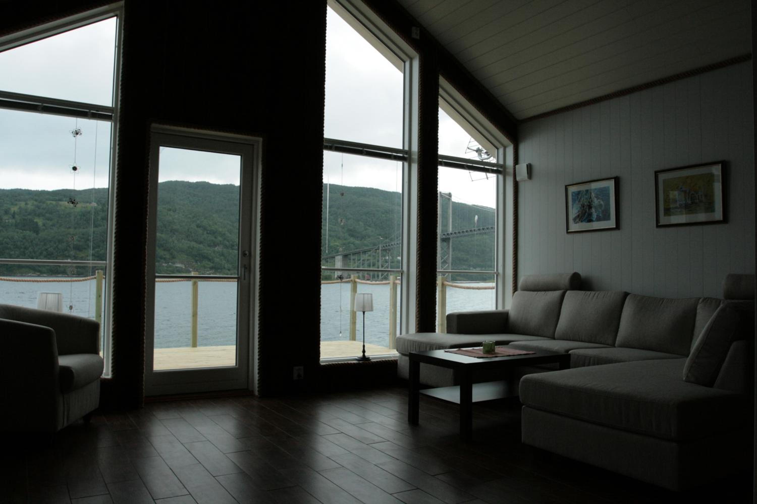 Two-Bedroom Cottage photo 3