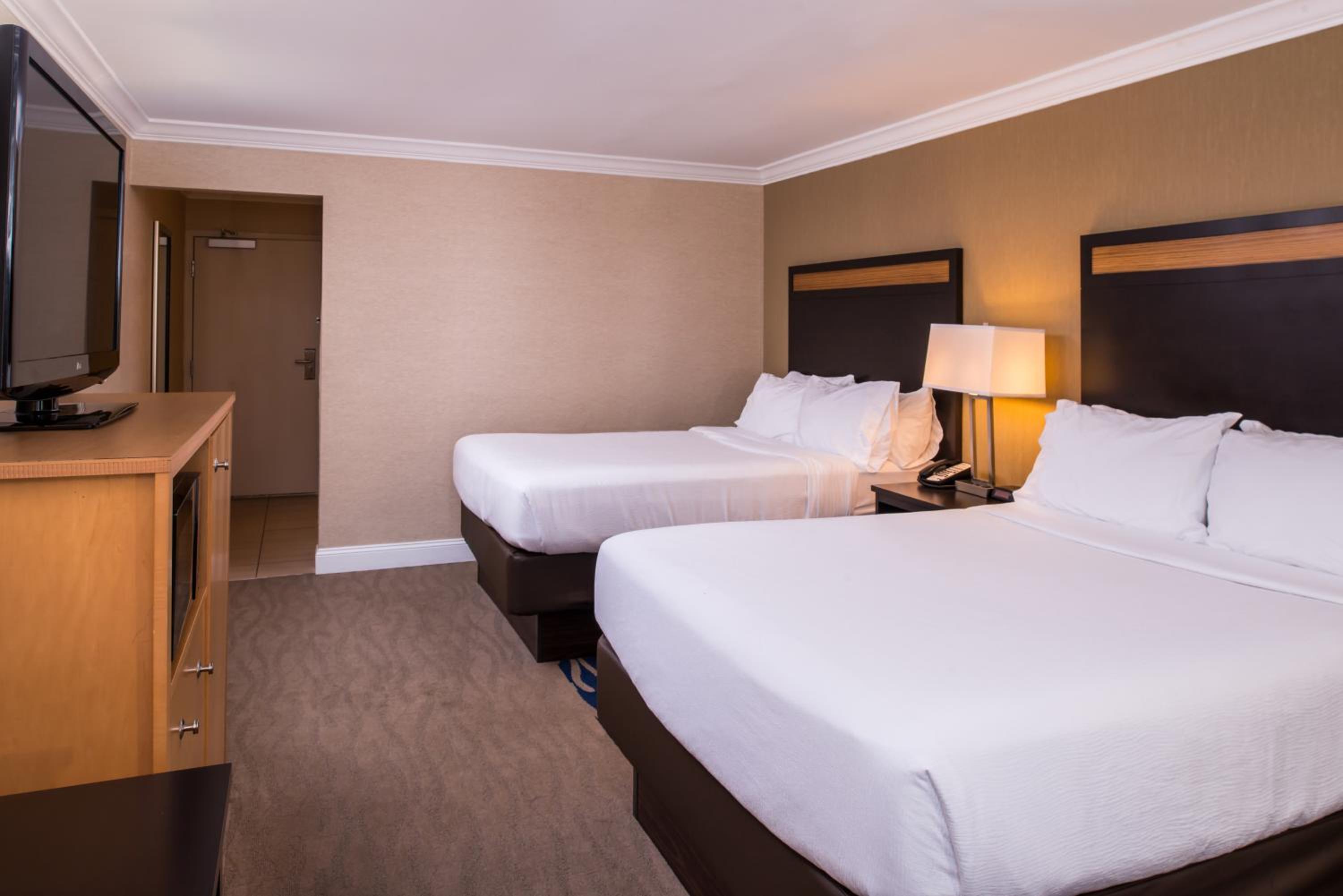 Standard Queen Room With Two Queen Beds - Photo 1