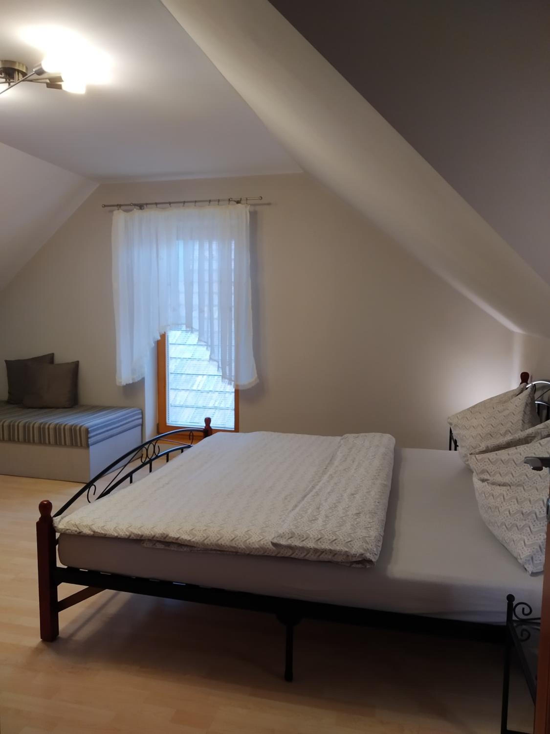 Apartment with Terrace - Photo 12