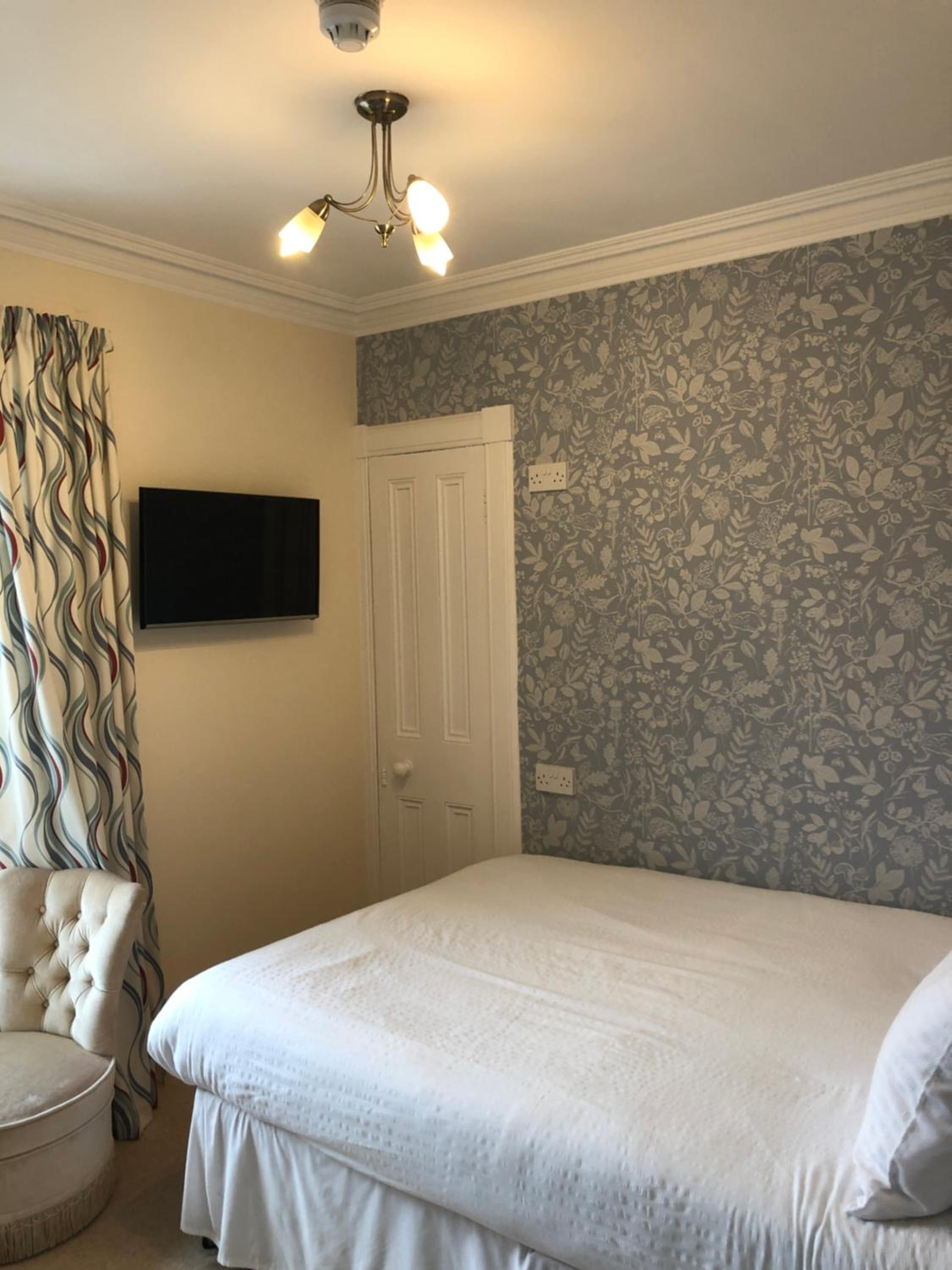 Double Room with Private Bathroom - Photo 4