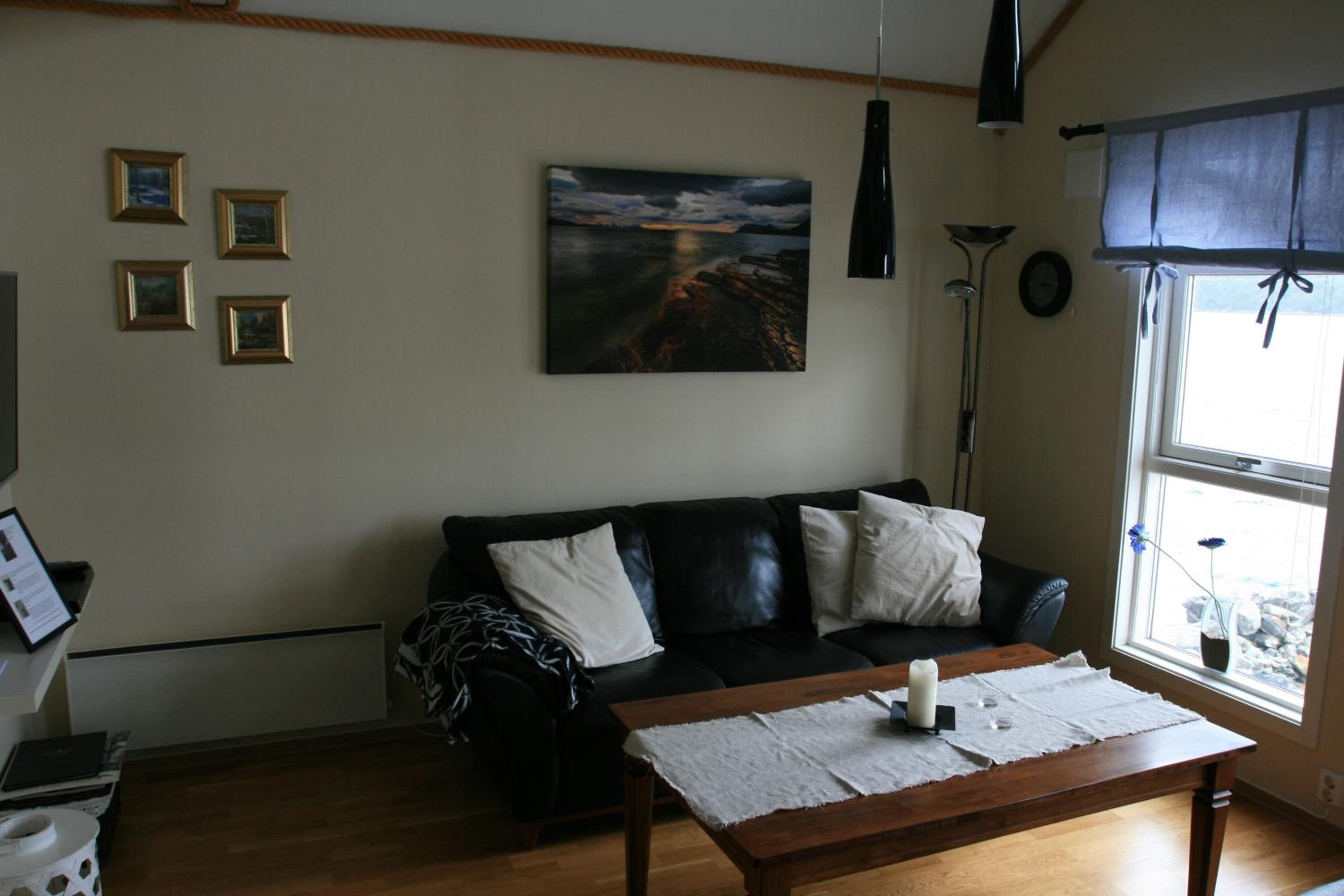Three-Bedroom House photo 2