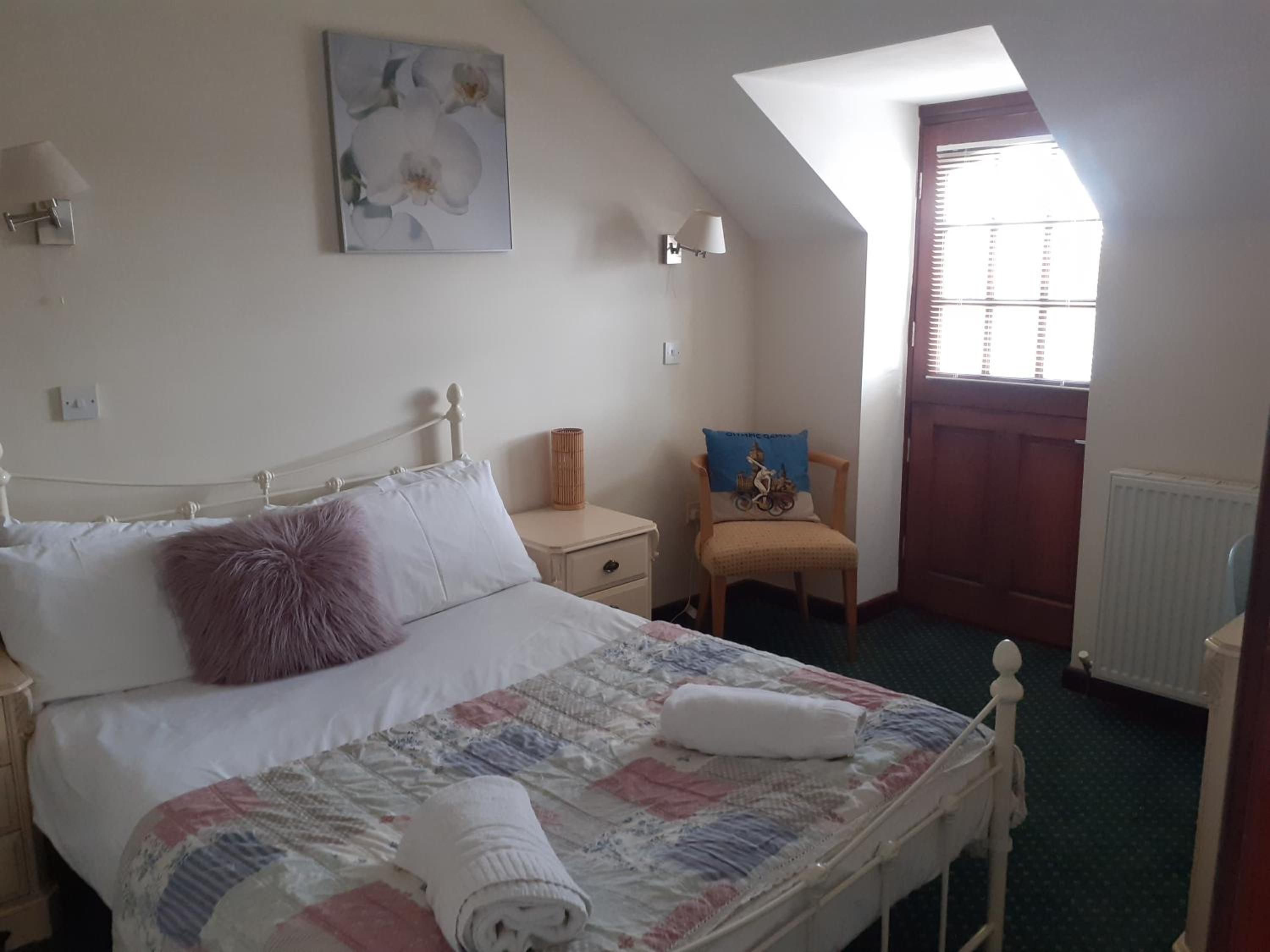 Two-Bedroom House photo 3