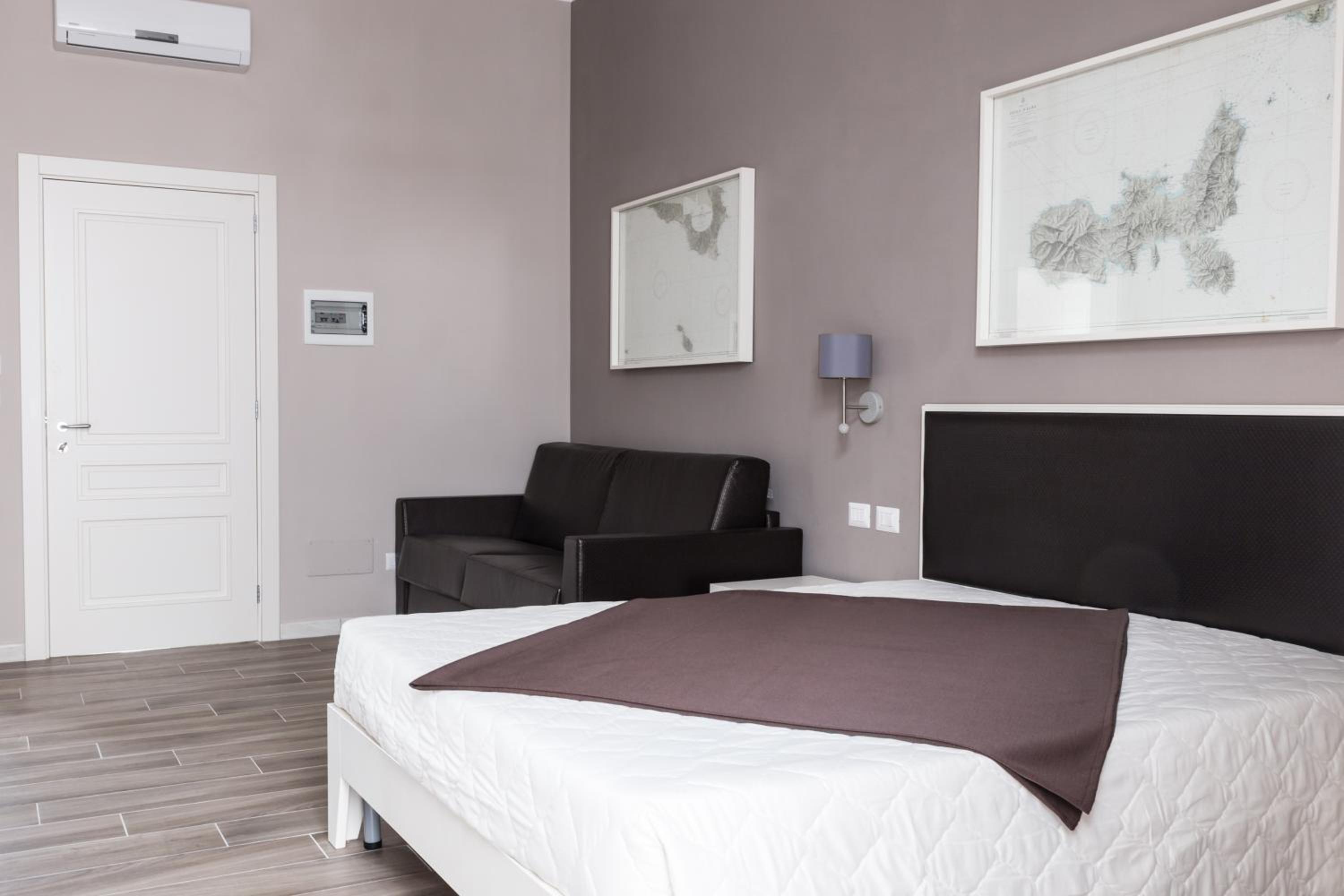 One-Bedroom Apartment - Photo 10