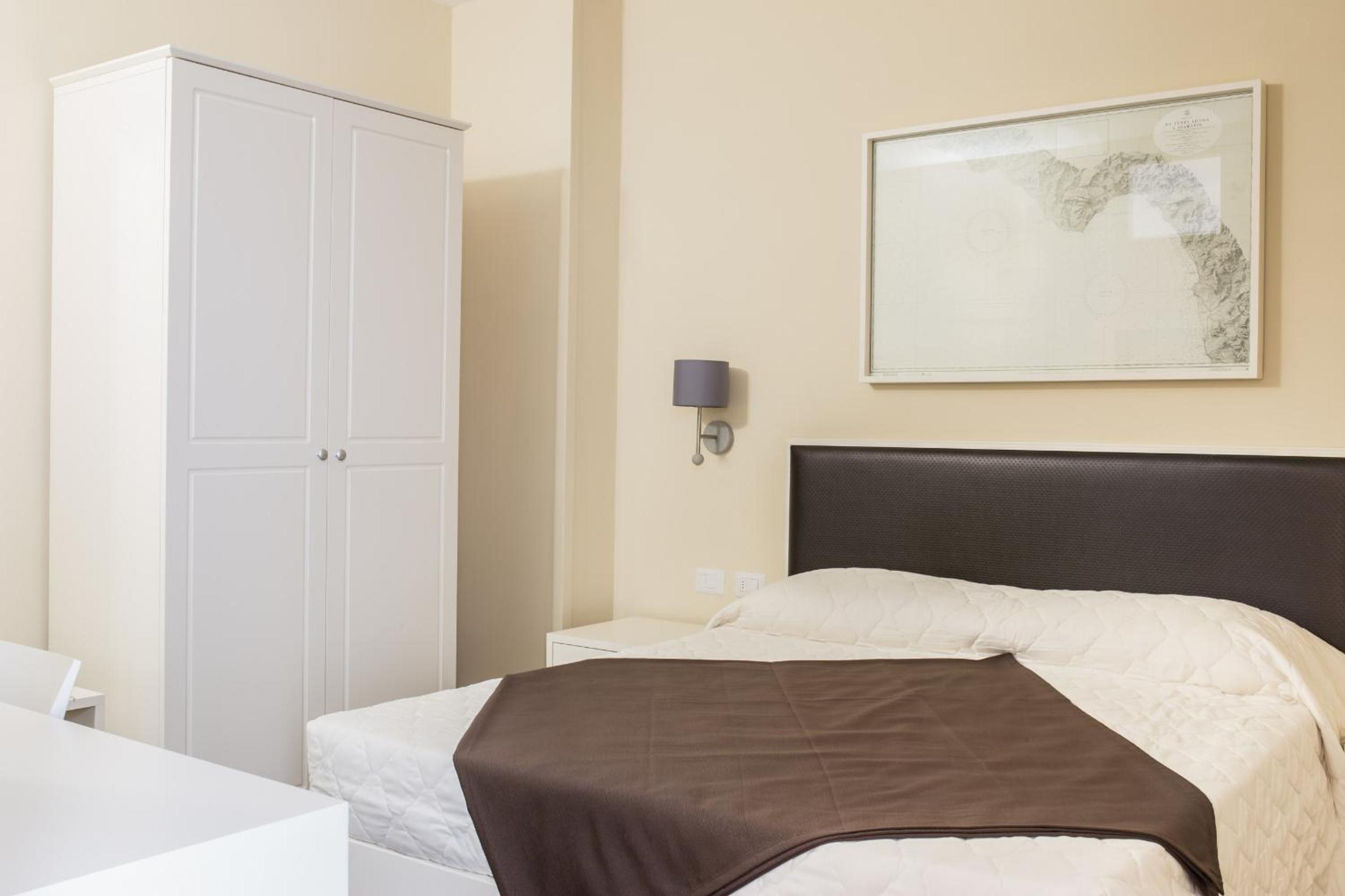 Two-Bedroom Apartment - Photo 2